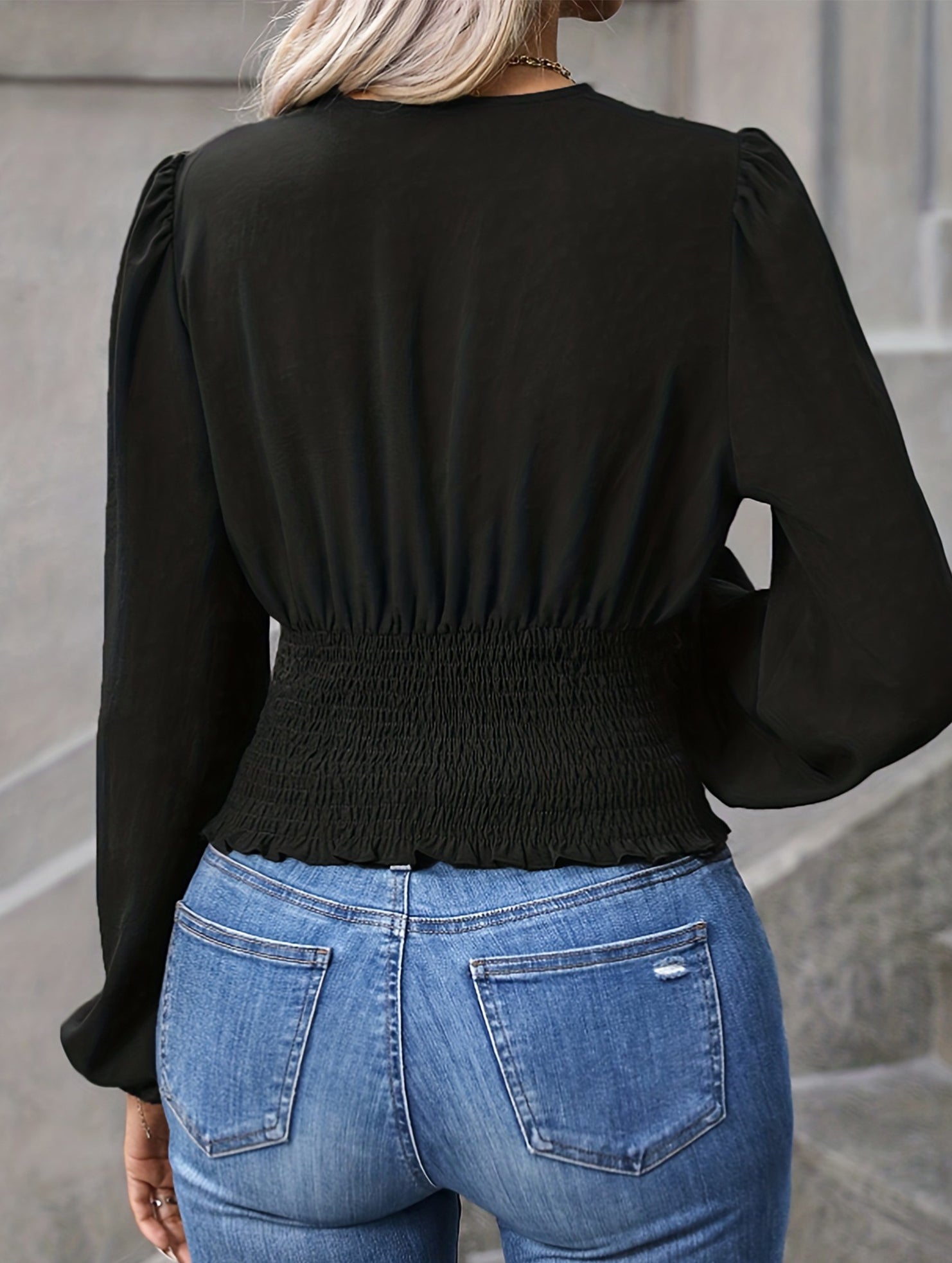 Sexy V-neck slim-fitting lantern sleeve shirt