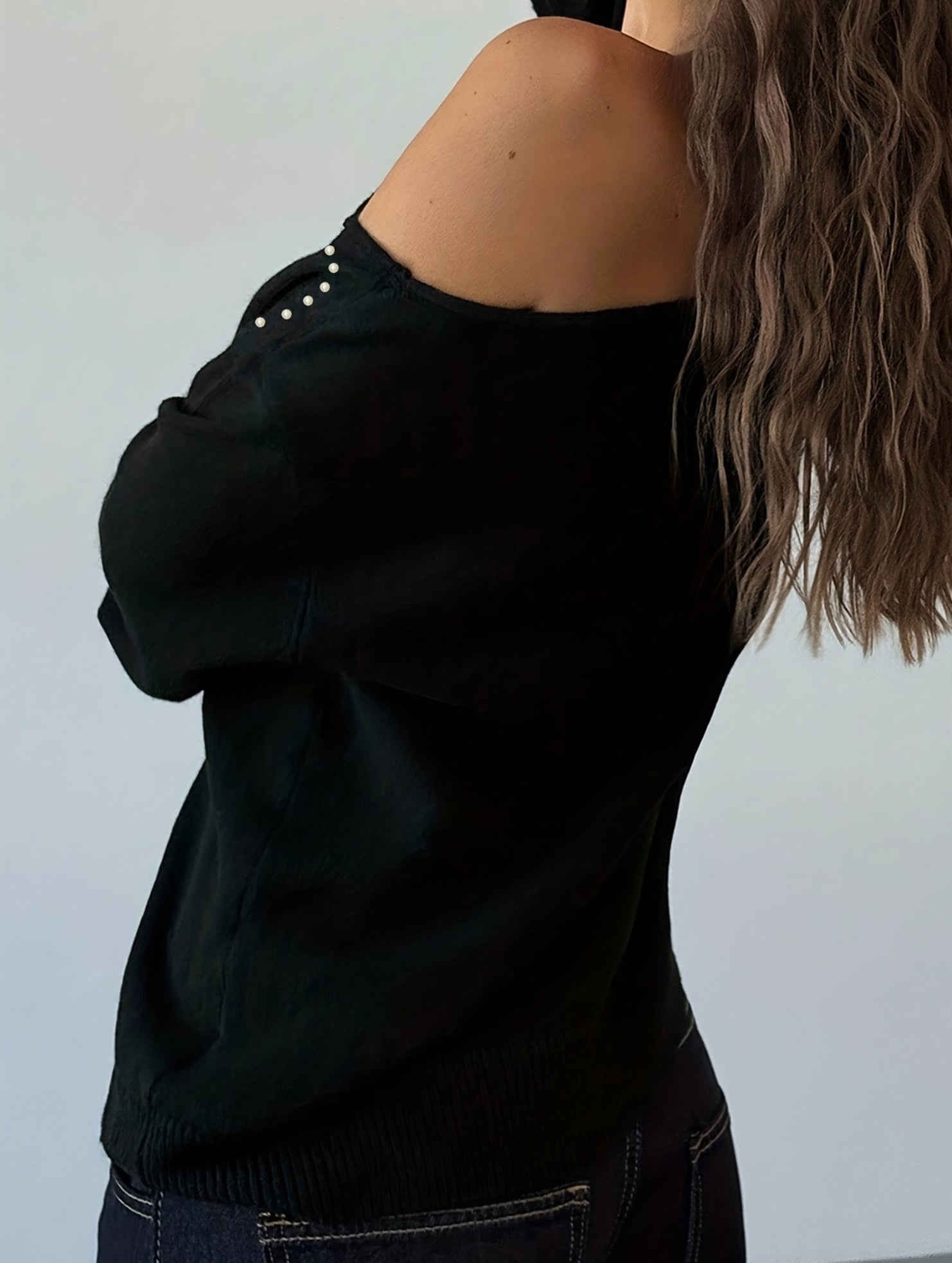 Riveted, one-shoulder long-sleeved knit sweater