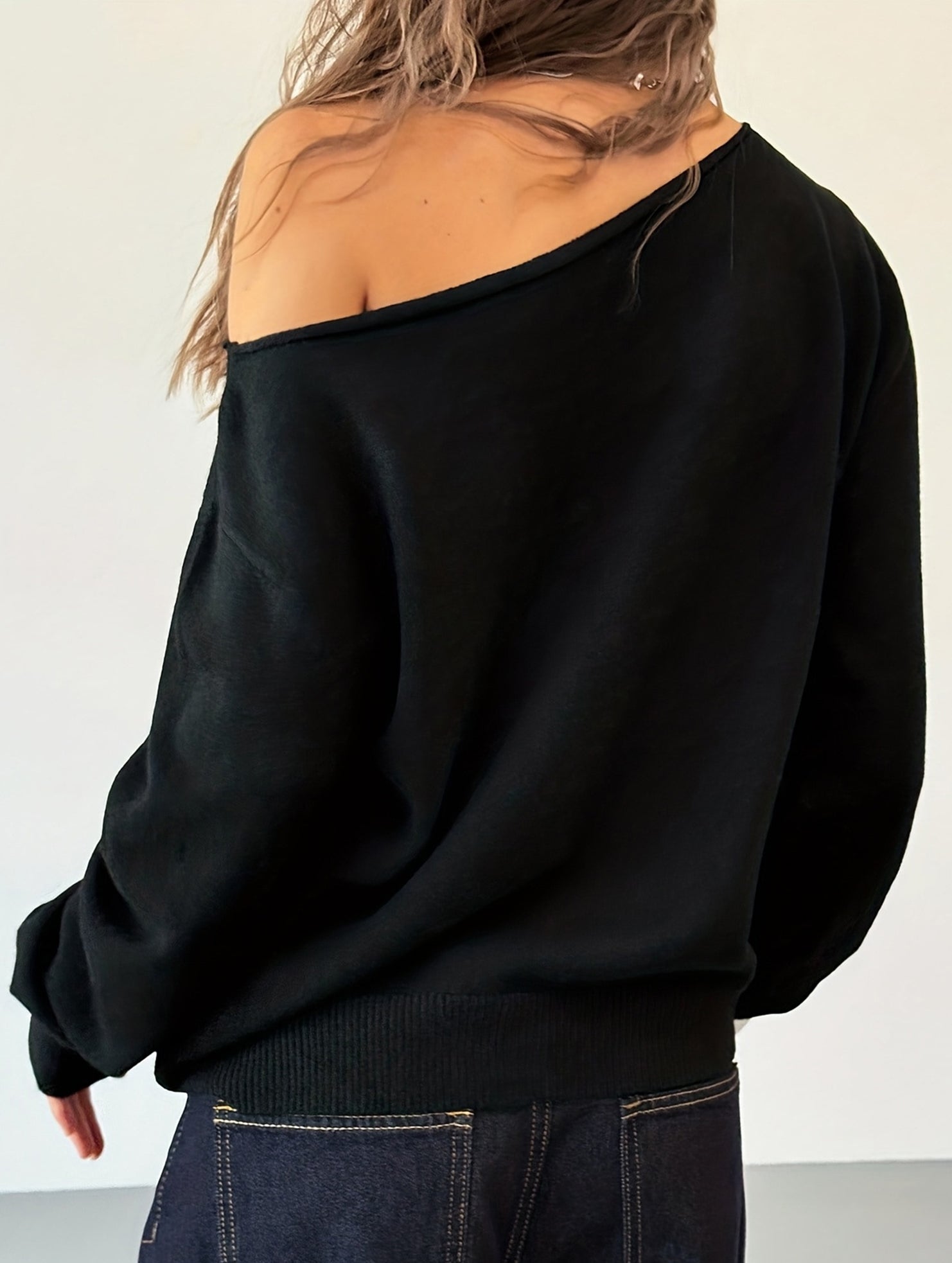 Riveted, one-shoulder long-sleeved knit sweater