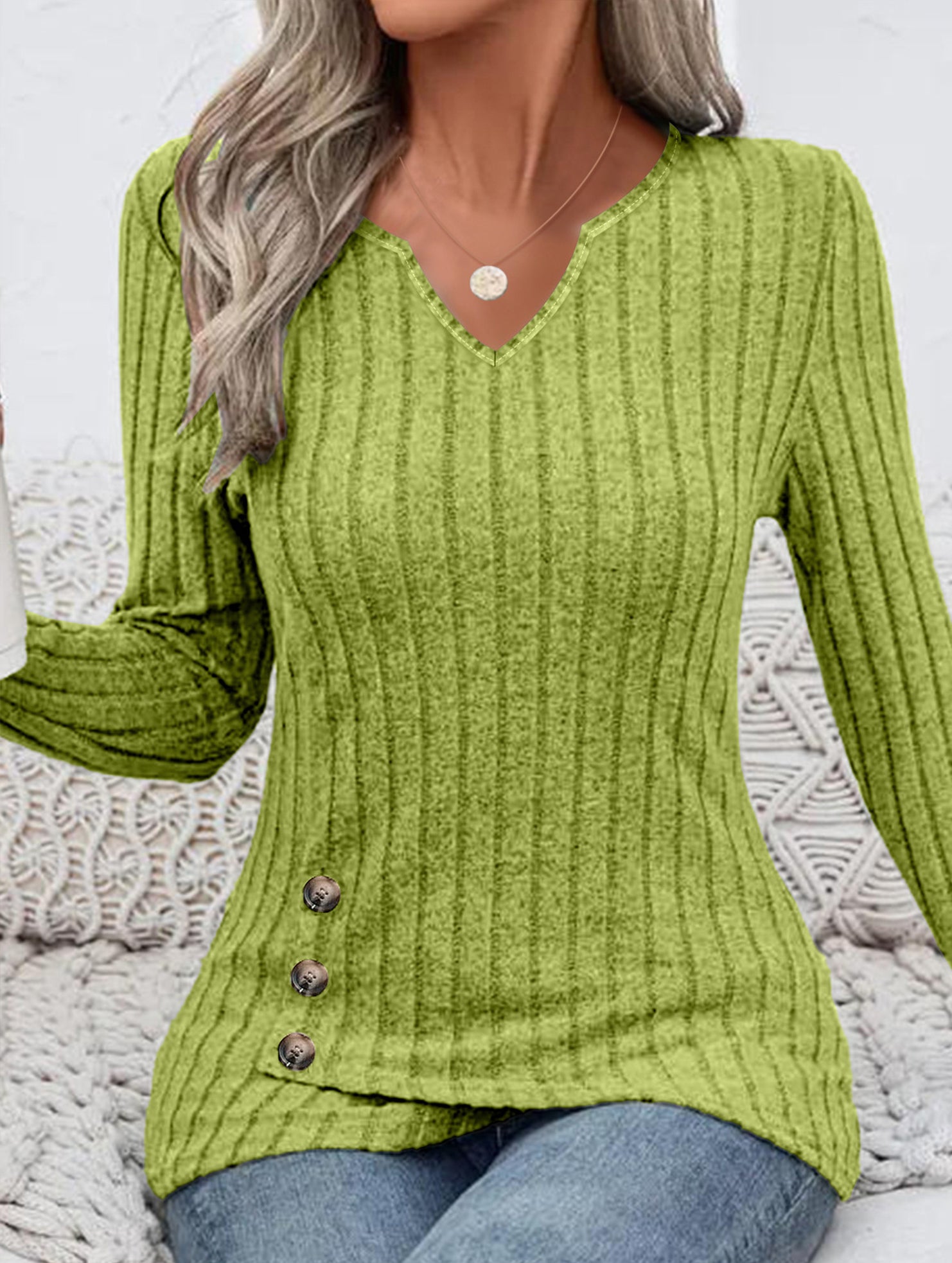 Fashionable V-neck long-sleeved knitwear