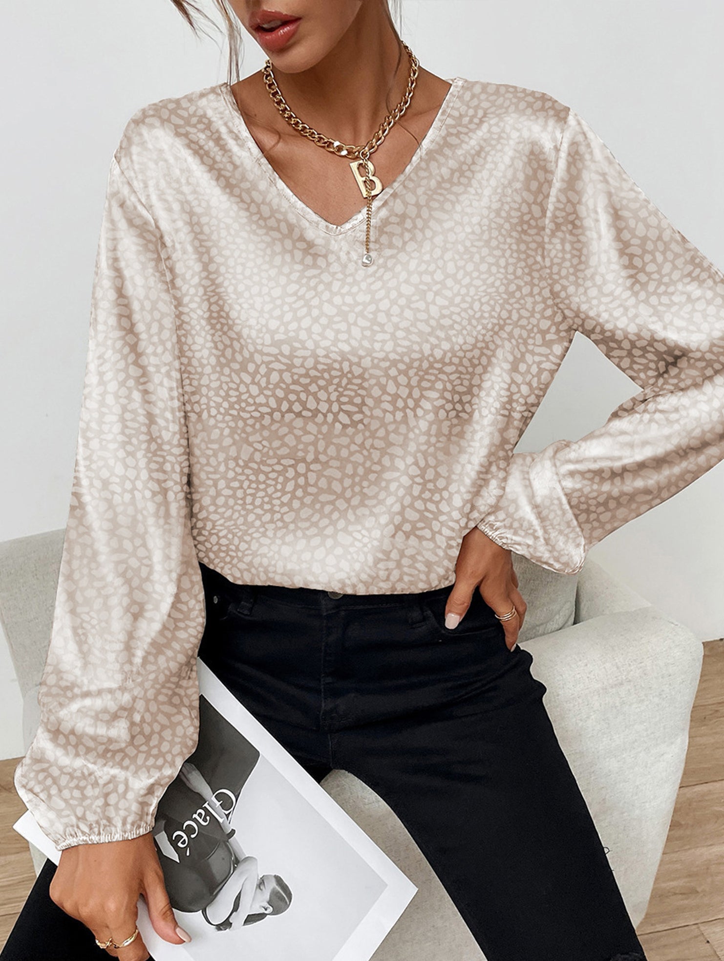 V-neck leopard print pullover shirt