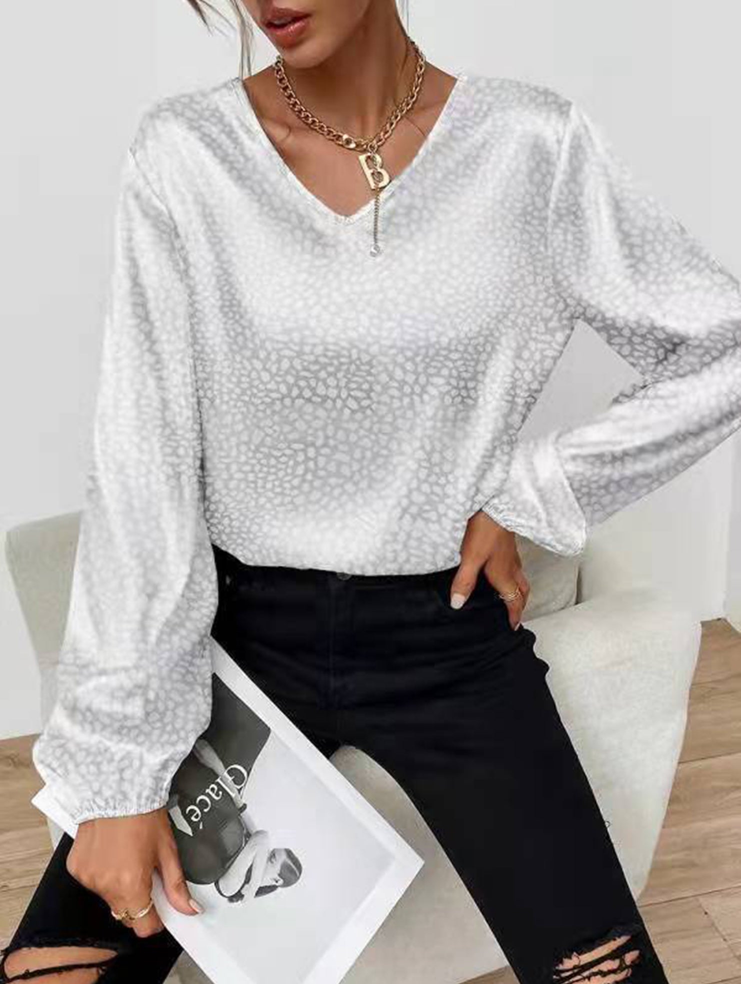 V-neck leopard print pullover shirt