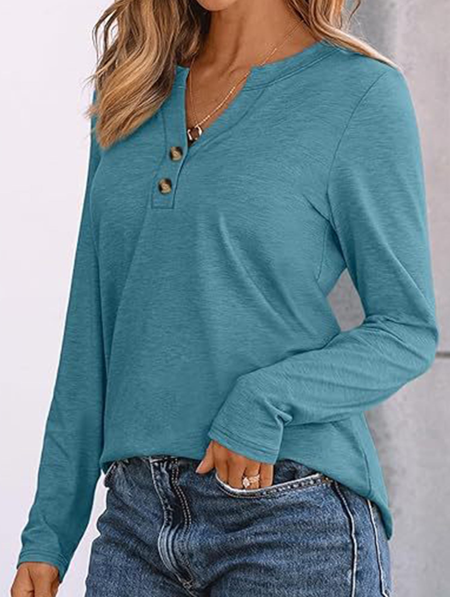 Stylish solid color long-sleeved V-neck button T-shirt