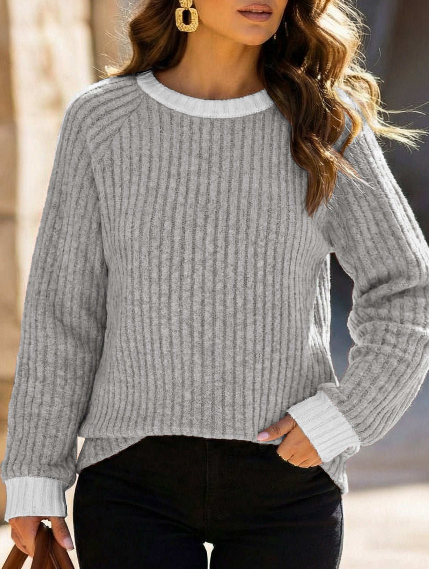 Round neck raglan sleeve solid color T-shirt