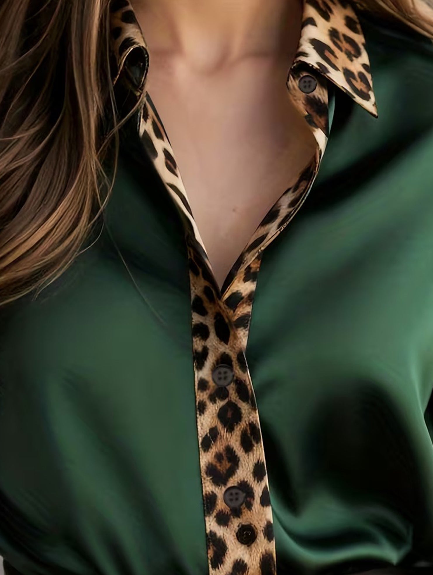 Leopard print crew neck spliced satin shirt