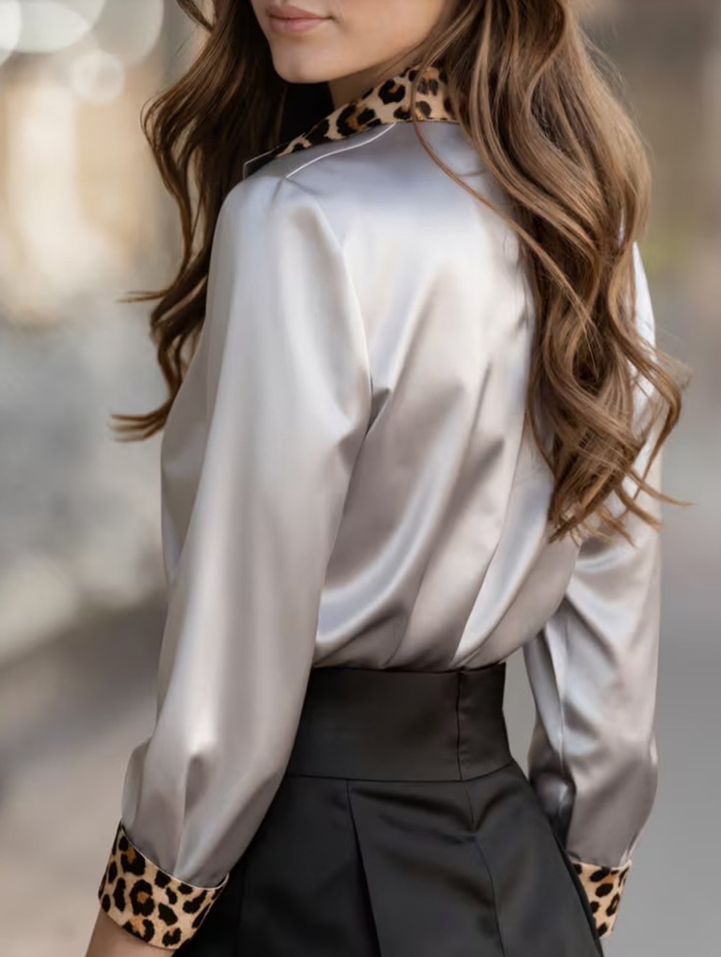 Leopard print crew neck spliced satin shirt