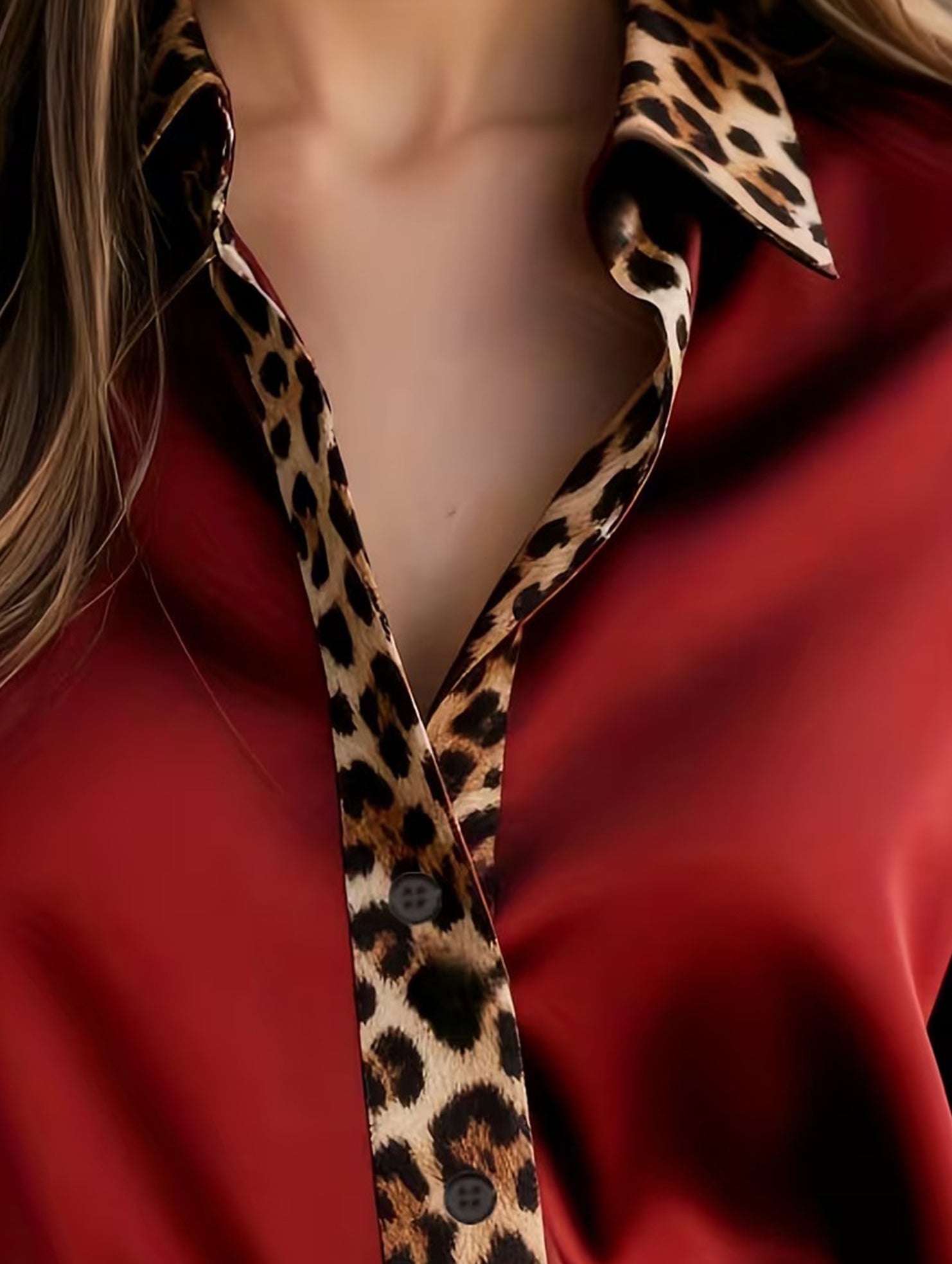 Leopard print crew neck spliced satin shirt