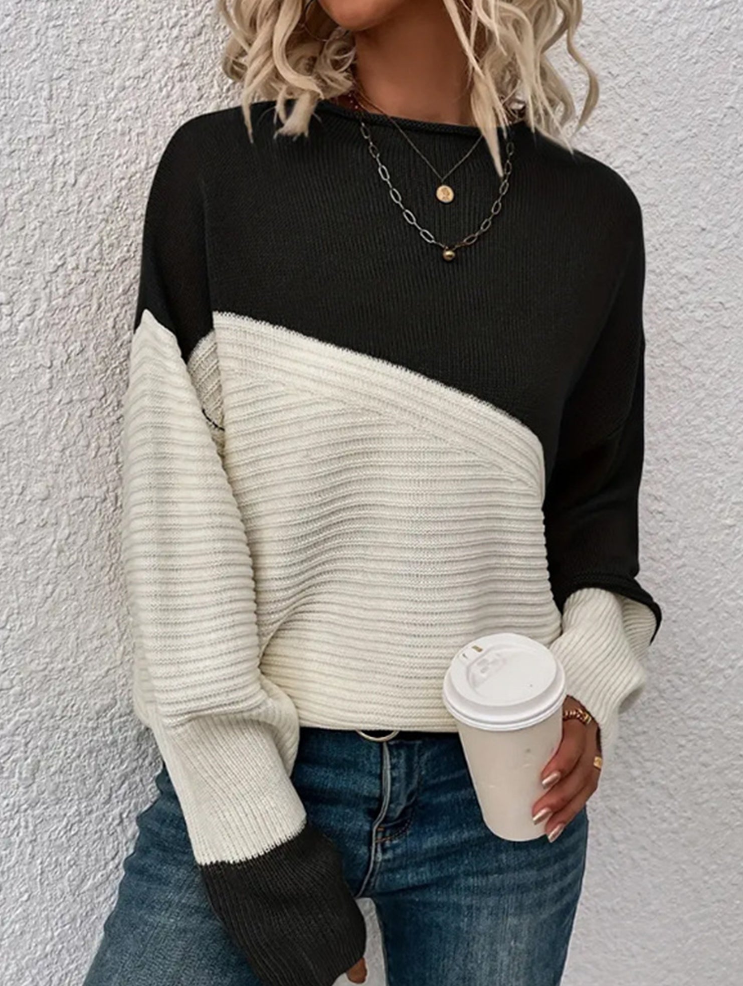 Color-blocked long-sleeved crew neck knit sweater