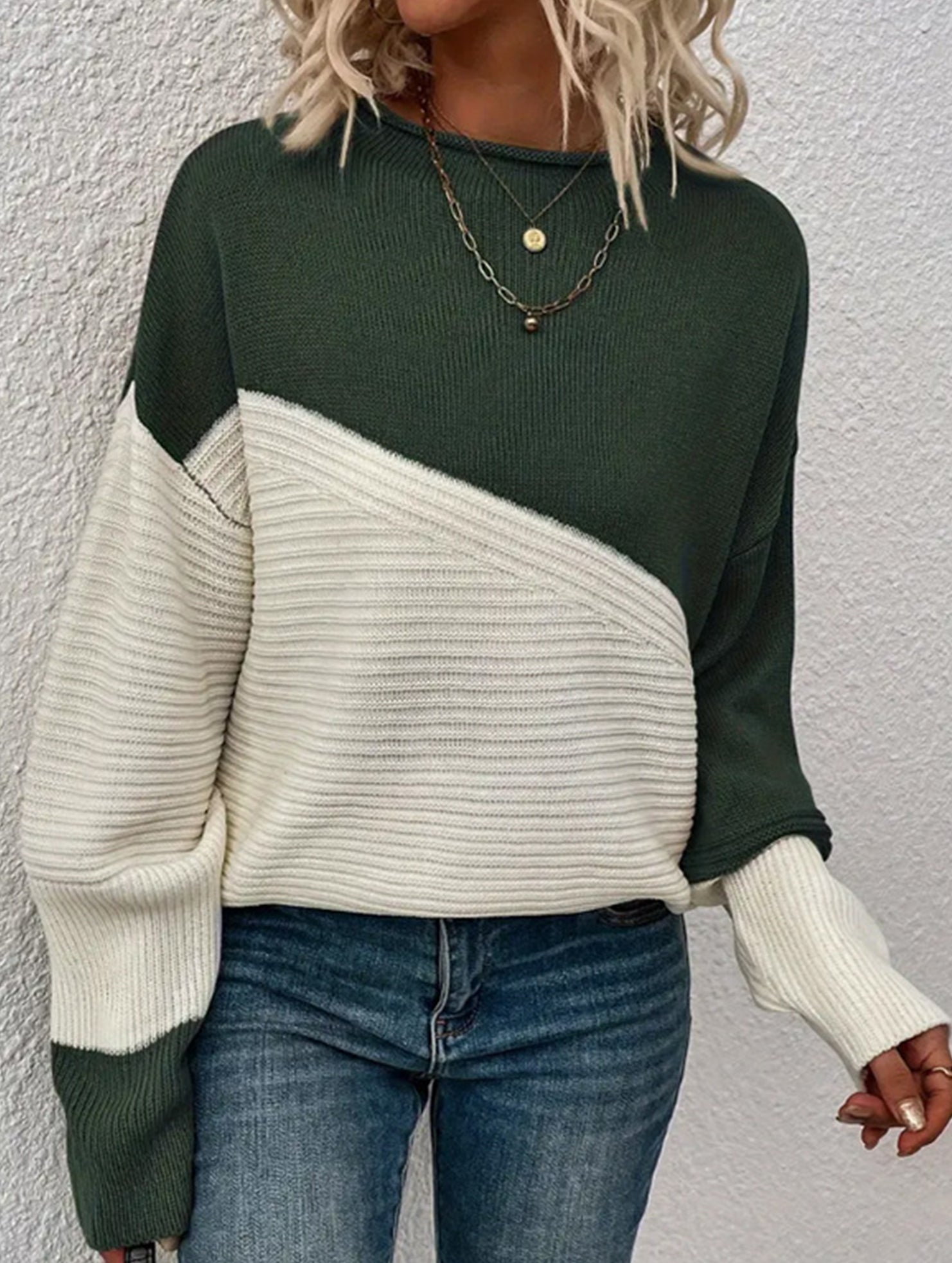 Color-blocked long-sleeved crew neck knit sweater