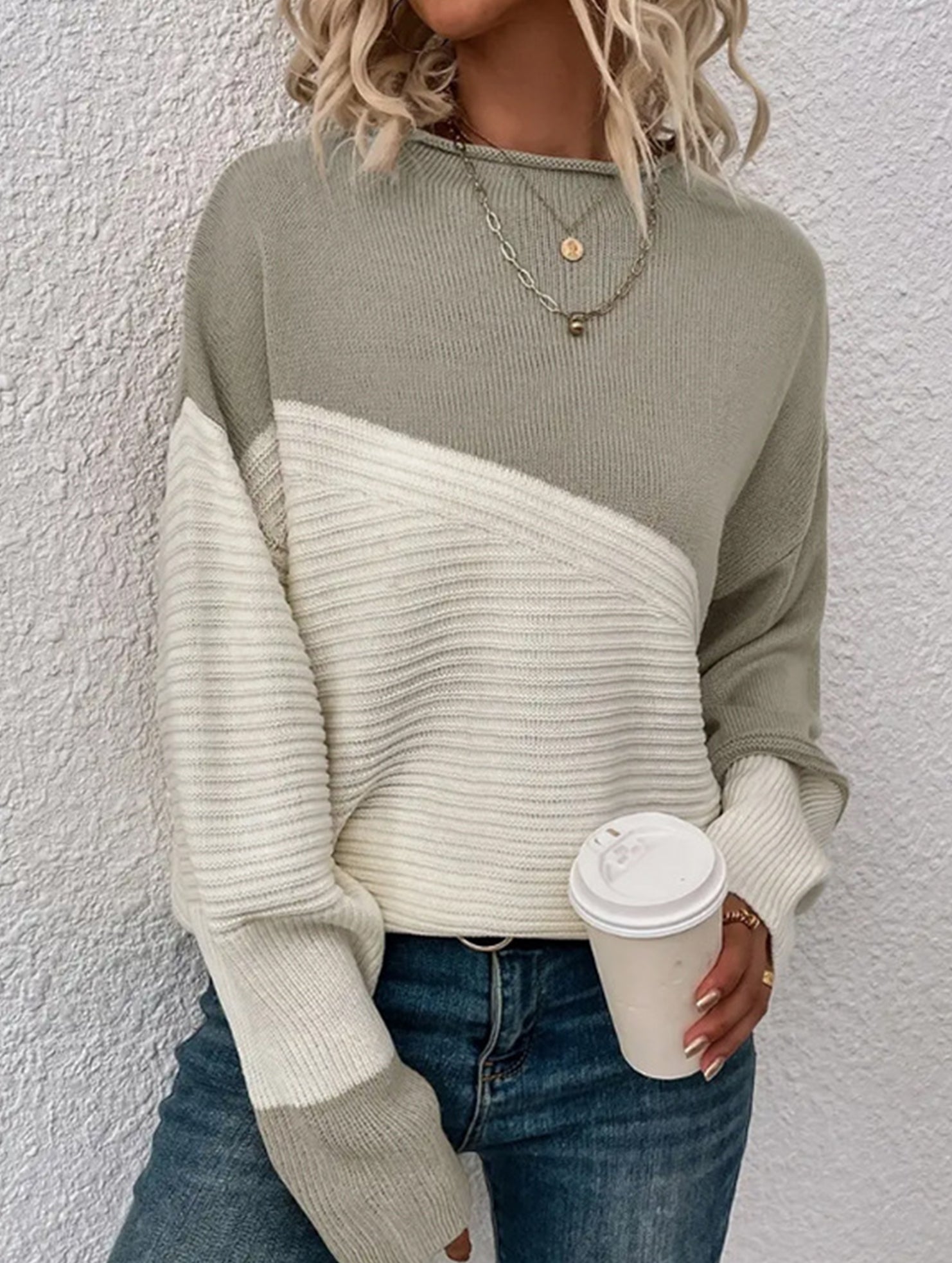 Color-blocked long-sleeved crew neck knit sweater