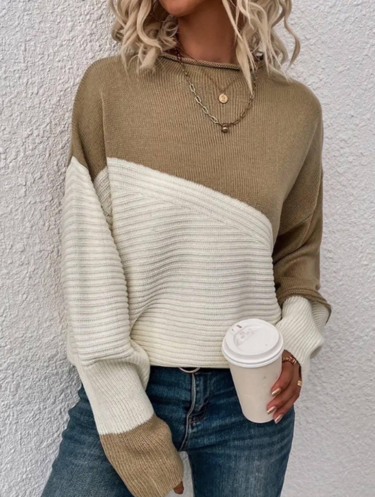 Color-blocked long-sleeved crew neck knit sweater