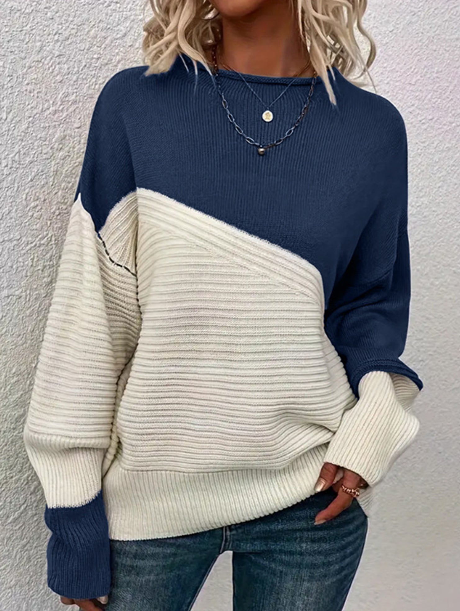 Color-blocked long-sleeved crew neck knit sweater