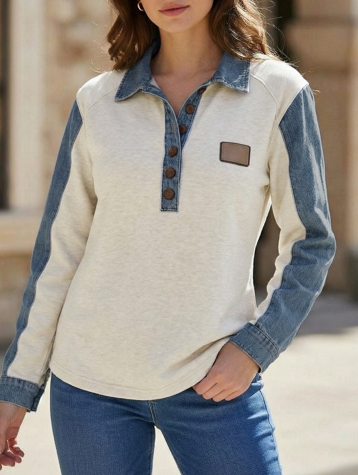 CASUAL OFF-WHITE COLLARED SWEATSHIRT