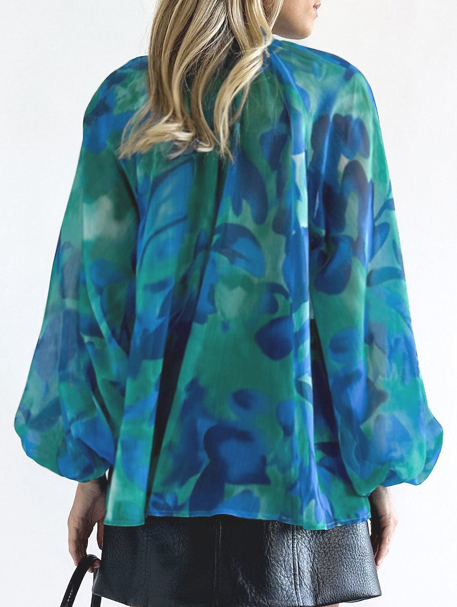 Stylish V-neck printed shirt for women_CWTBLL02022