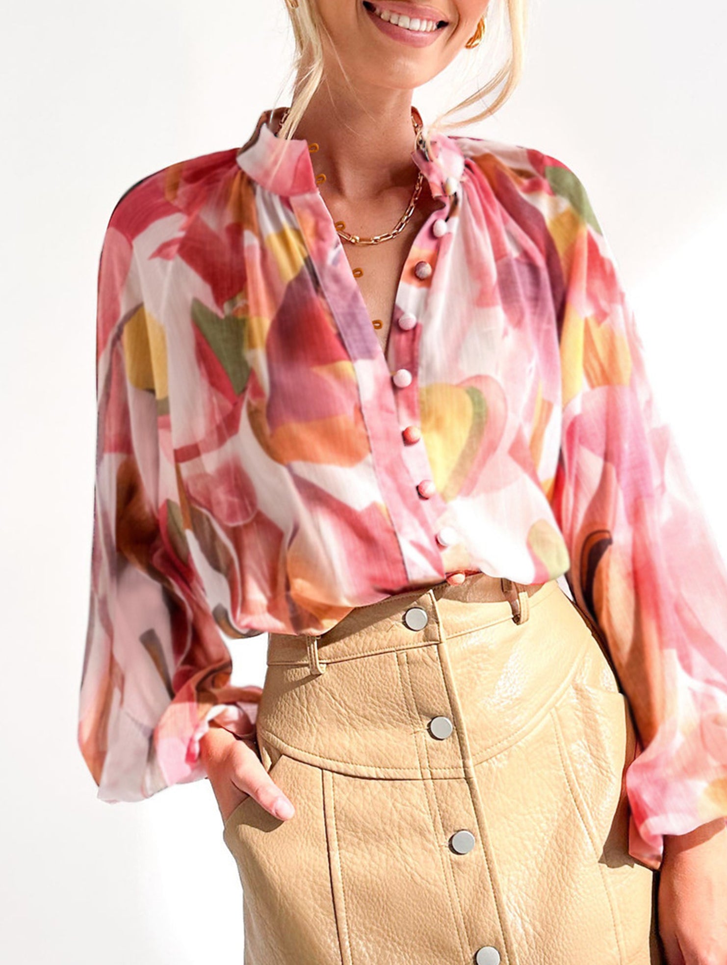 Stylish V-neck printed shirt for women_CWTBLL02022