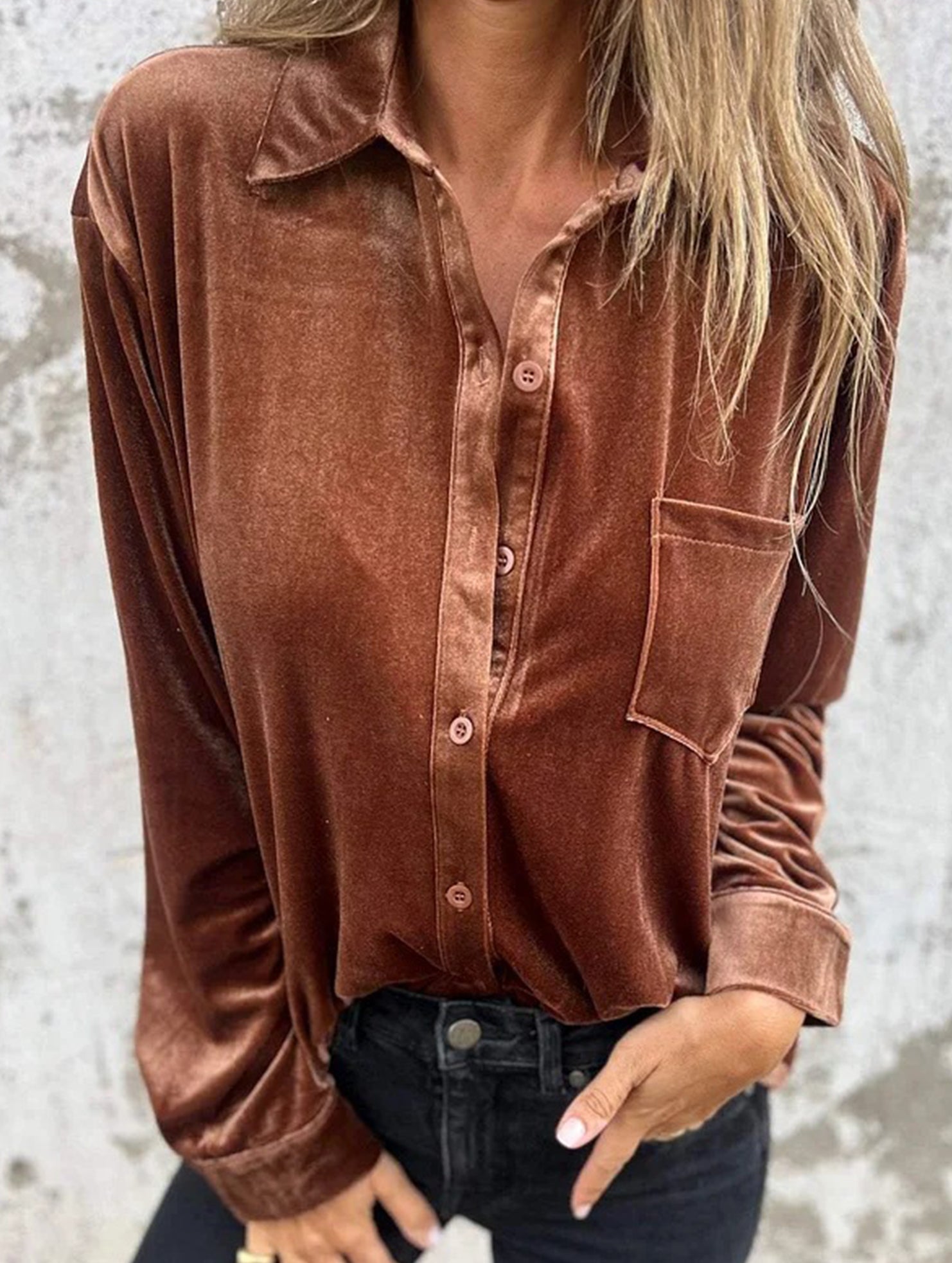 Stylish velvet collared shirt
