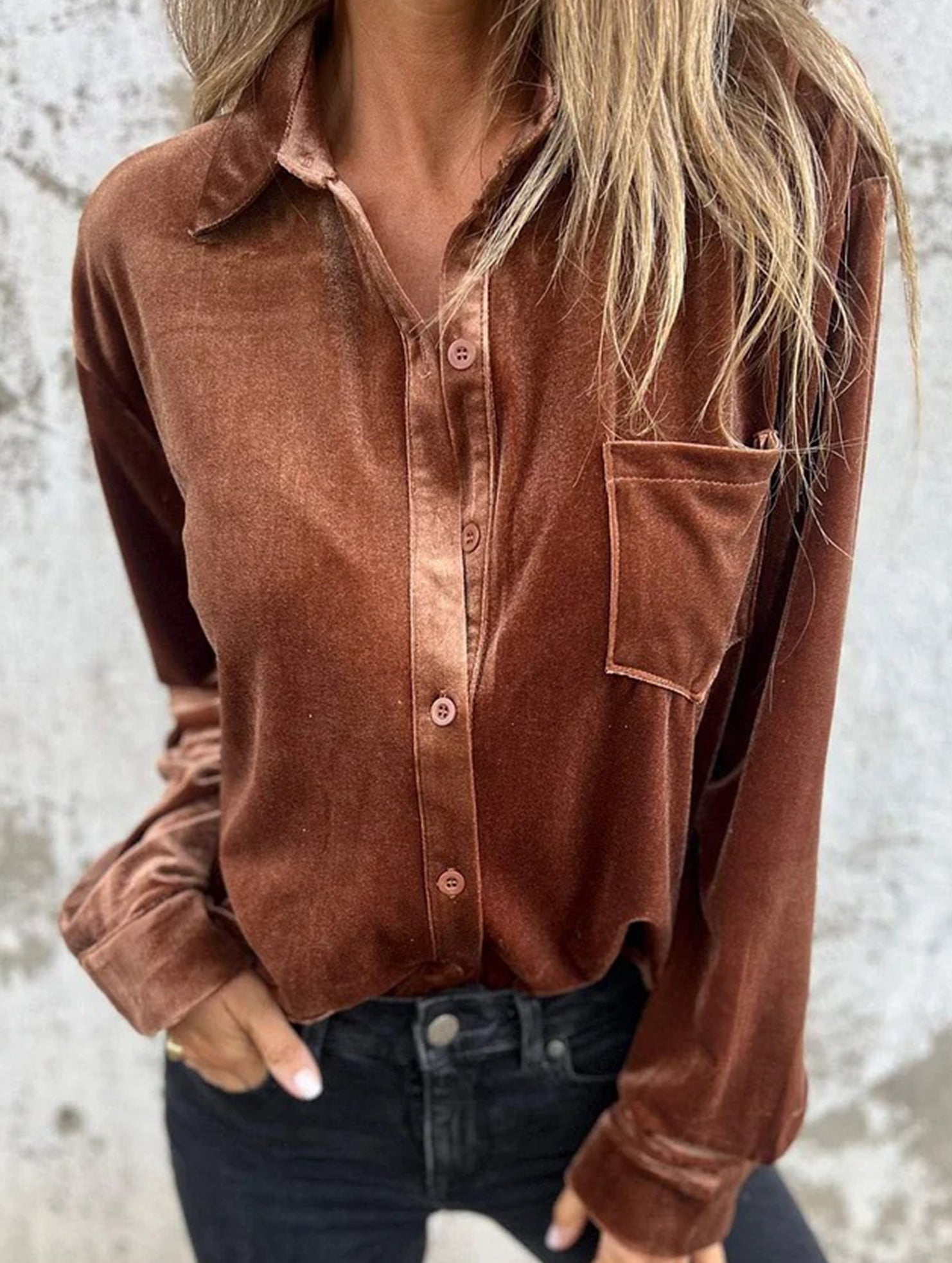 Stylish velvet collared shirt