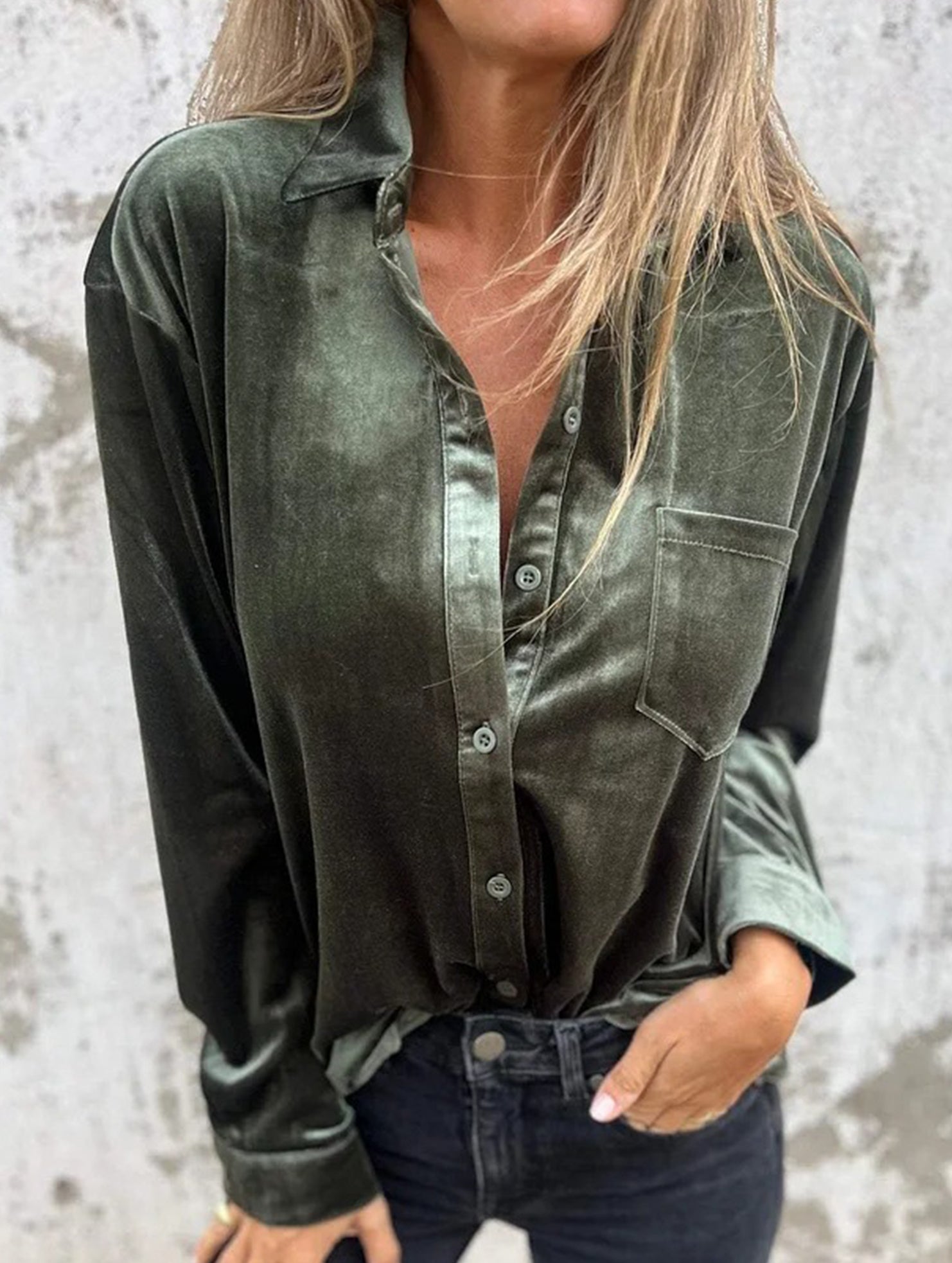 Stylish velvet collared shirt