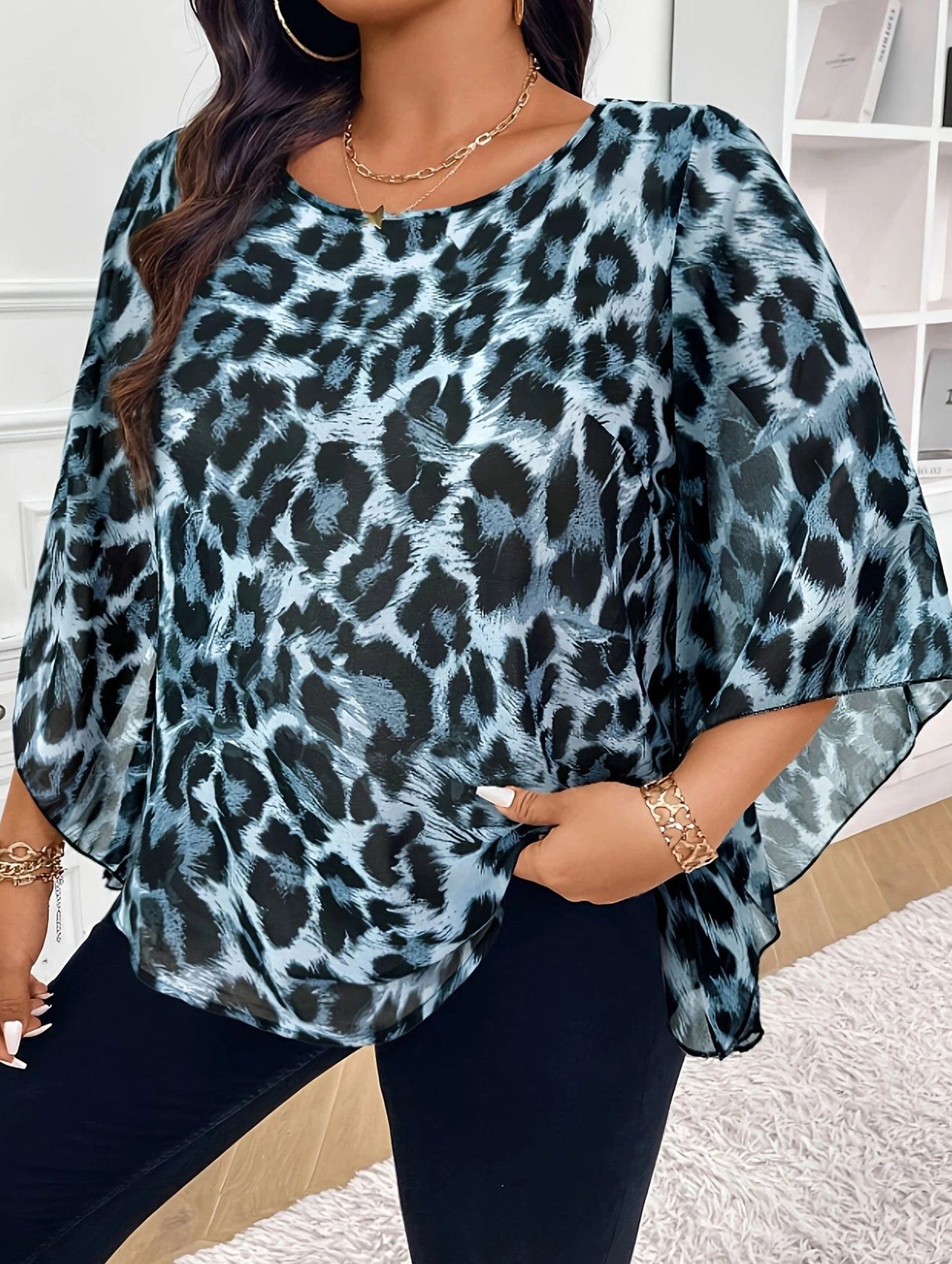 Plus Size Leopard V Neck Bow Blouse_CWTBLL02122
