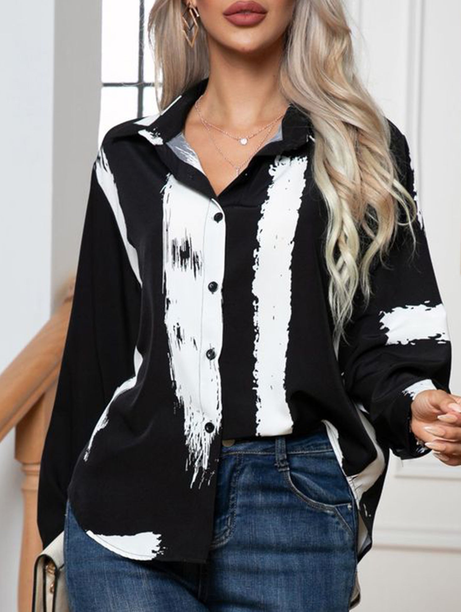 Abstract art print long-sleeved shirt for women