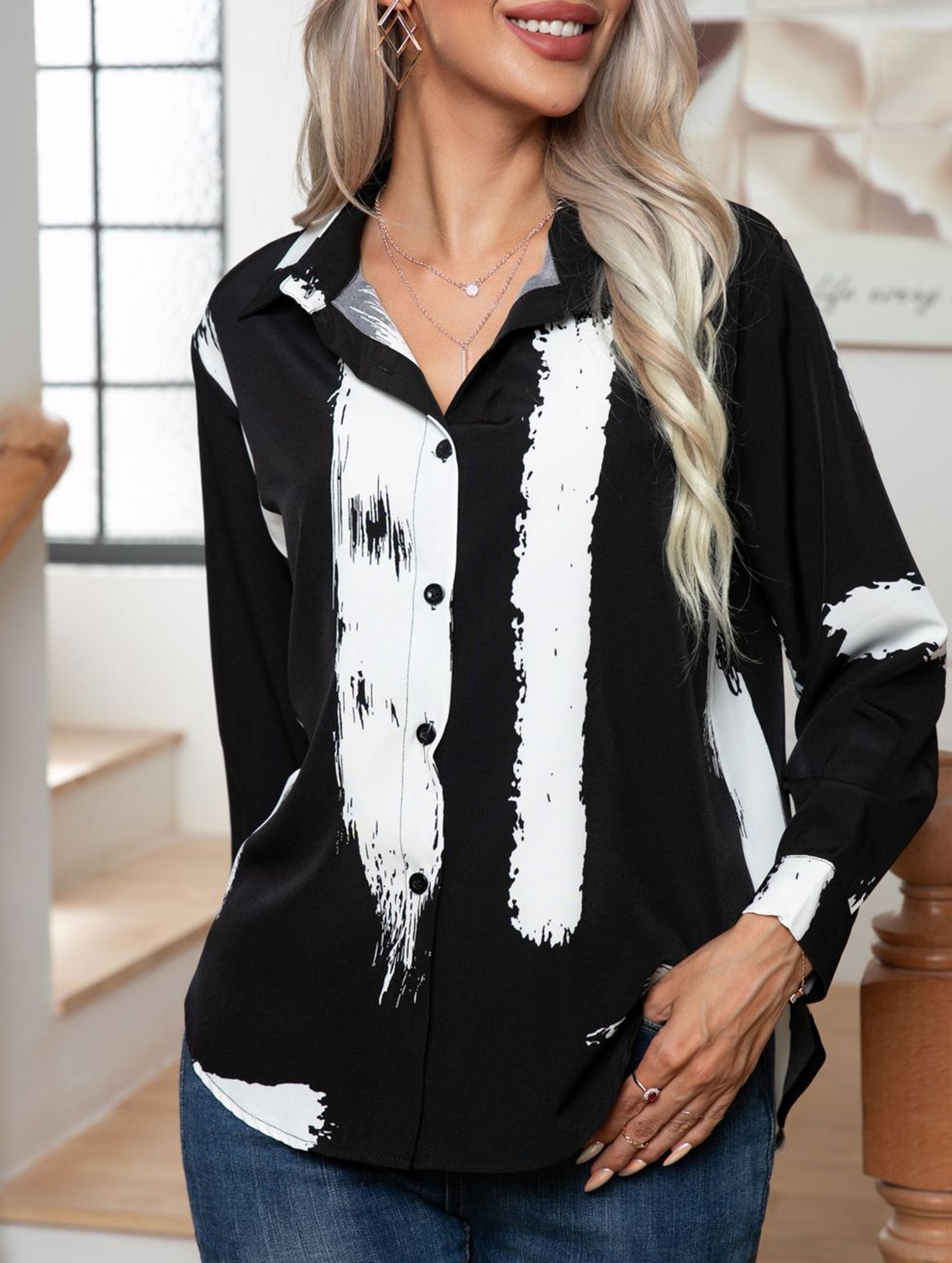 Abstract art print long-sleeved shirt for women