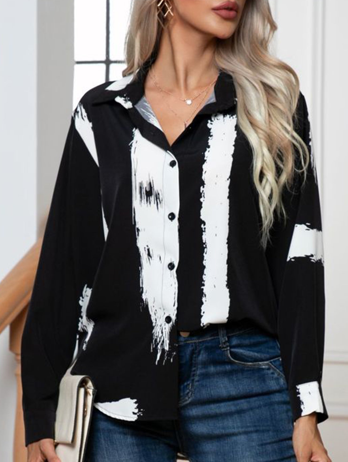 Abstract art print long-sleeved shirt for women