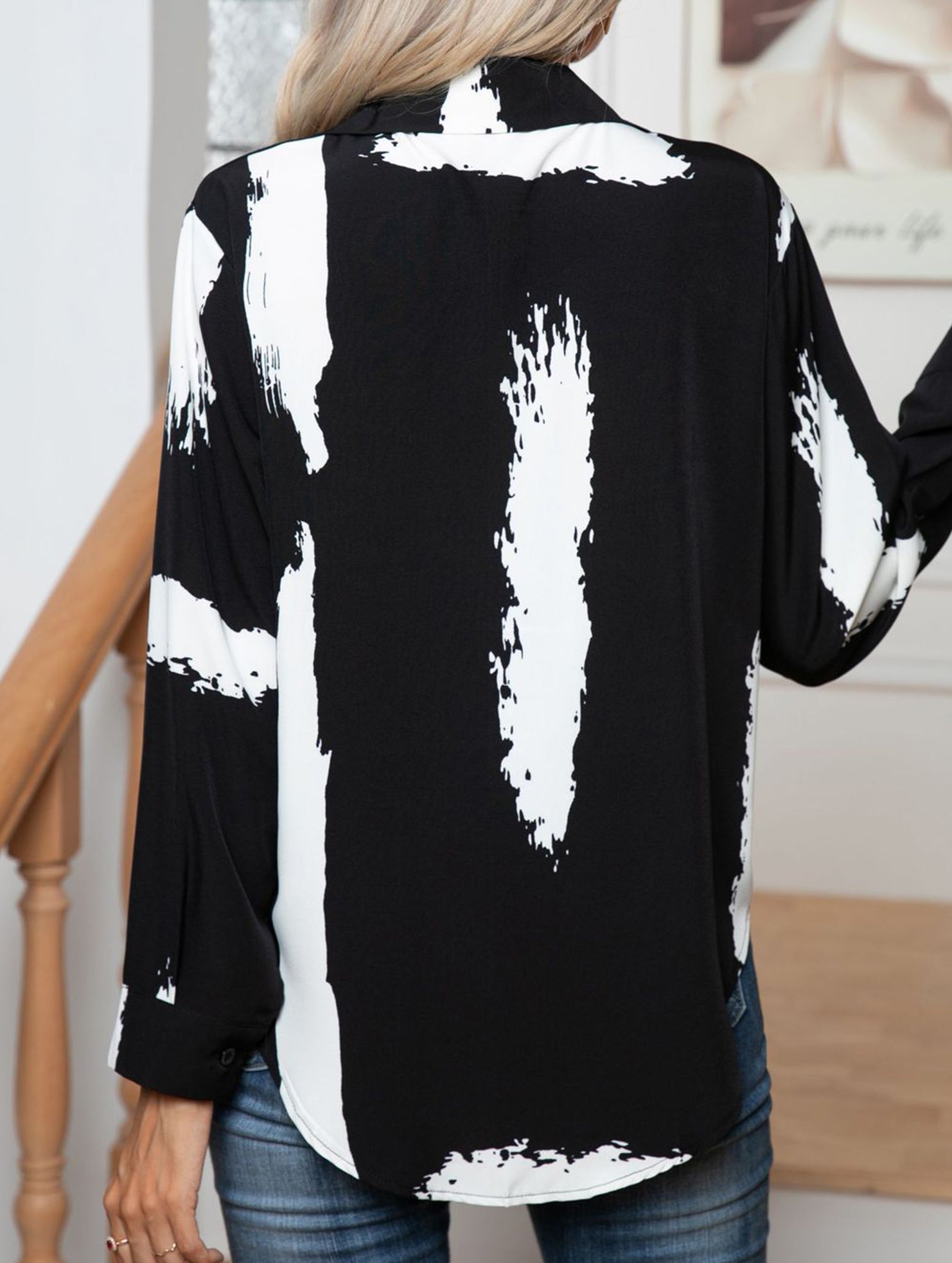 Abstract art print long-sleeved shirt for women