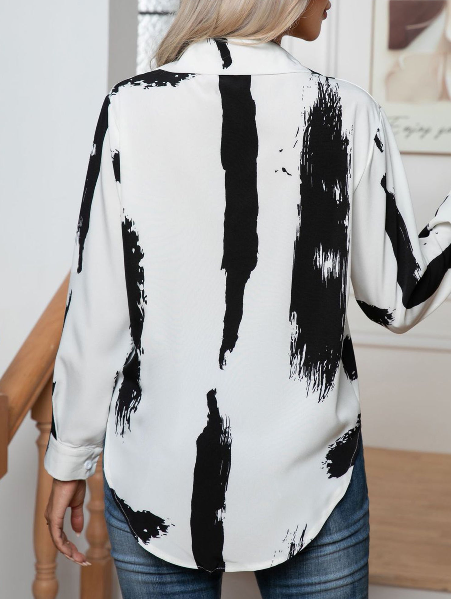 Abstract art print long-sleeved shirt for women