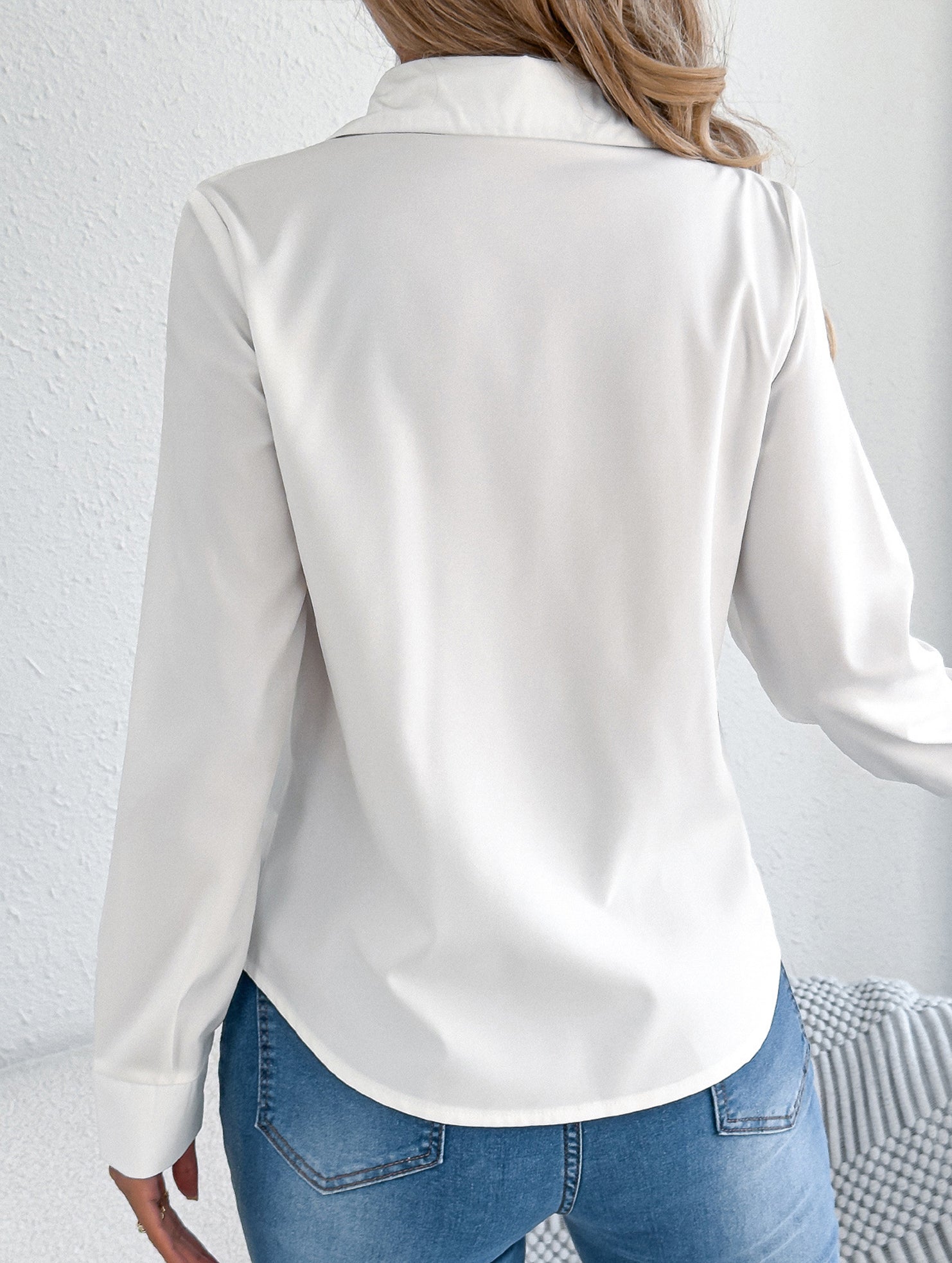 Solid Pleated Button Long Sleeve Blouse_CWTBLL02379
