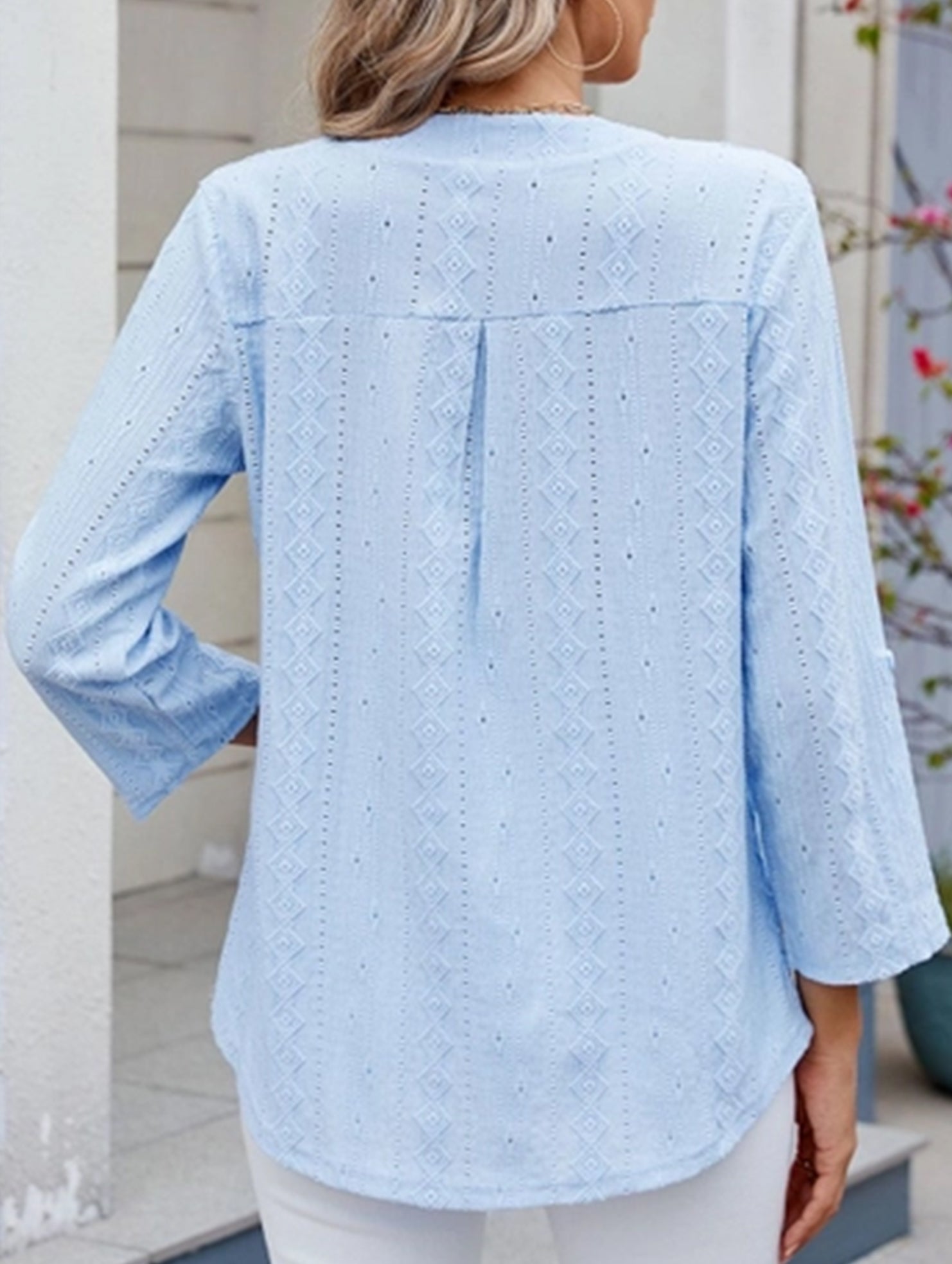 V-neck mid-sleeve button-up jacquard T-shirt