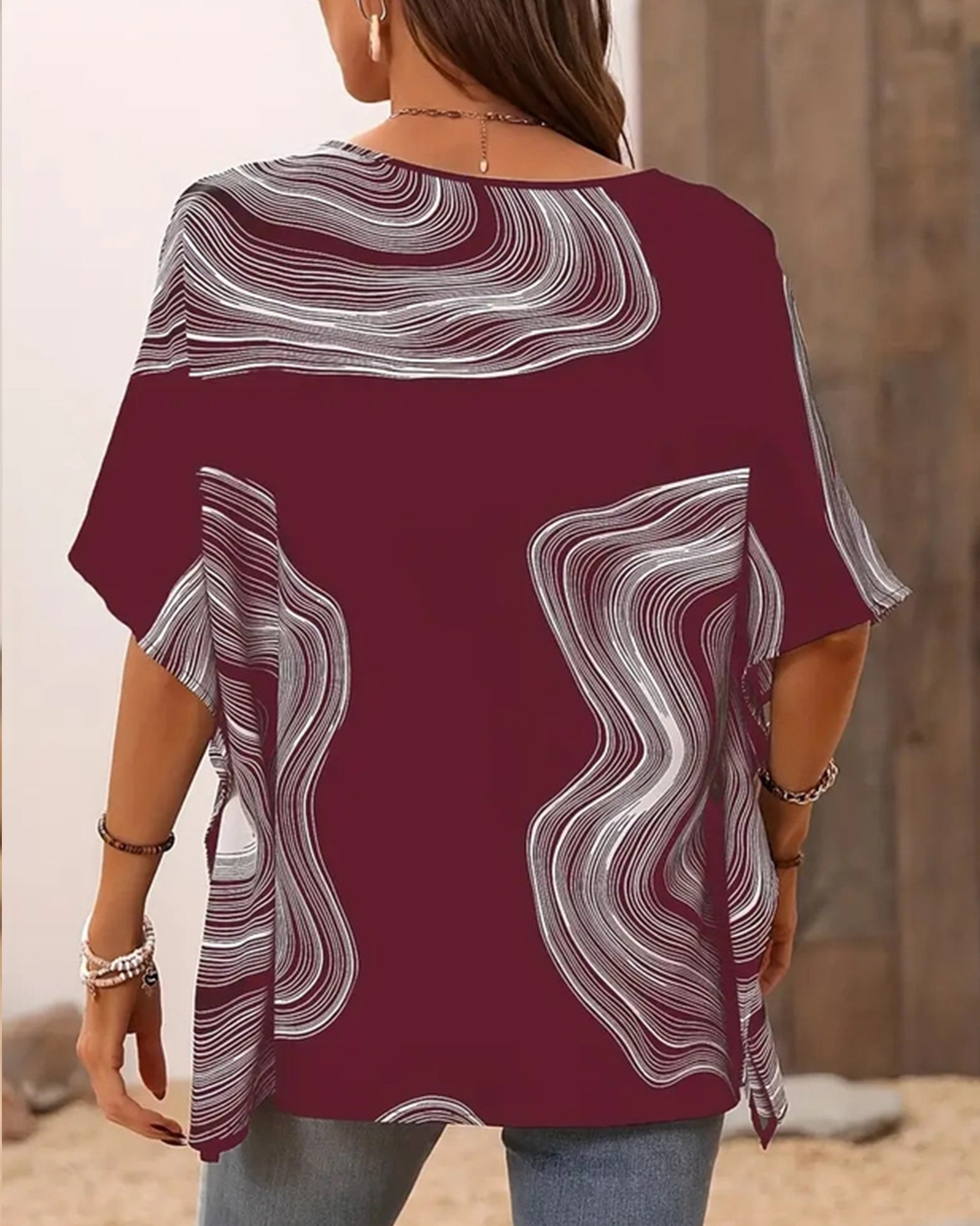 Casual Printed Bat Sleeve Top with V Neck and Loose Fit