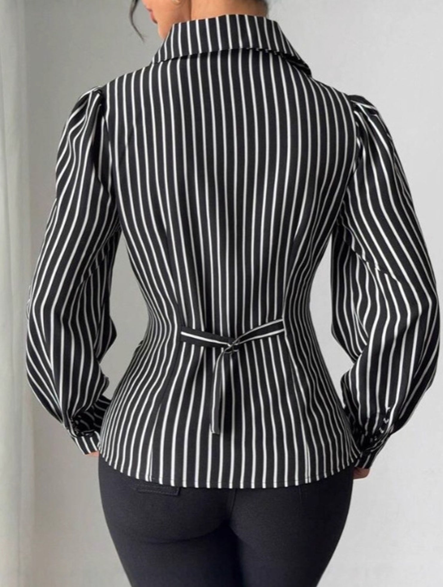 MATURE STYLE BLACK AND WHITE STRIPED SHIRT