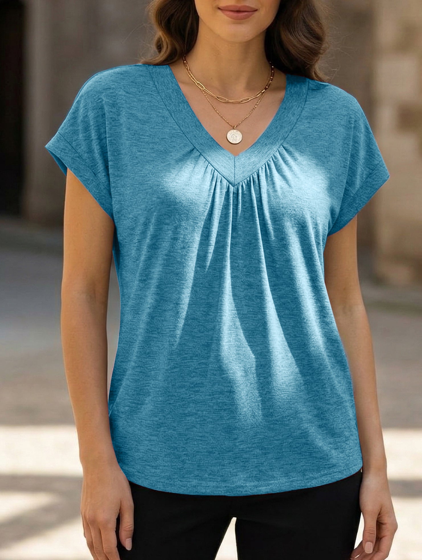 Solid color V-neck loose short-sleeved top for women