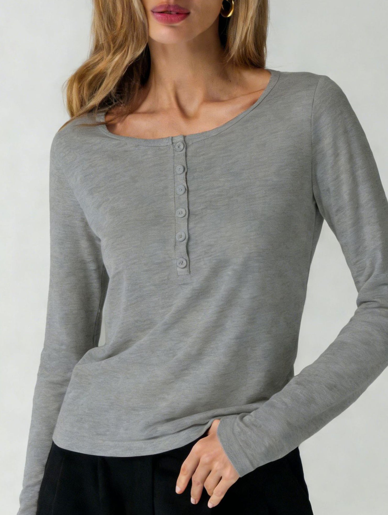 Crew neck, simple and elegant long-sleeved T-shirt