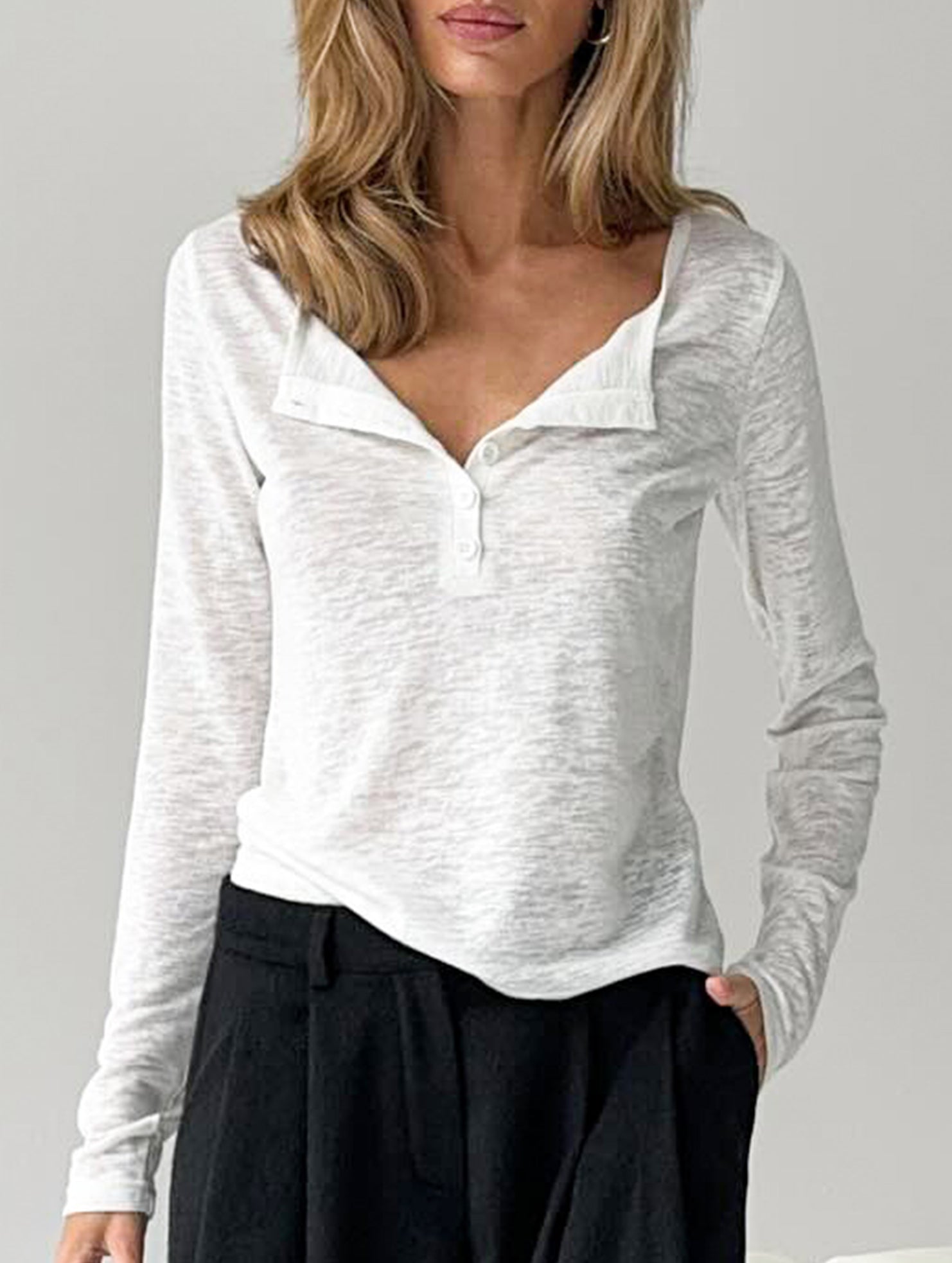 Crew neck, simple and elegant long-sleeved T-shirt
