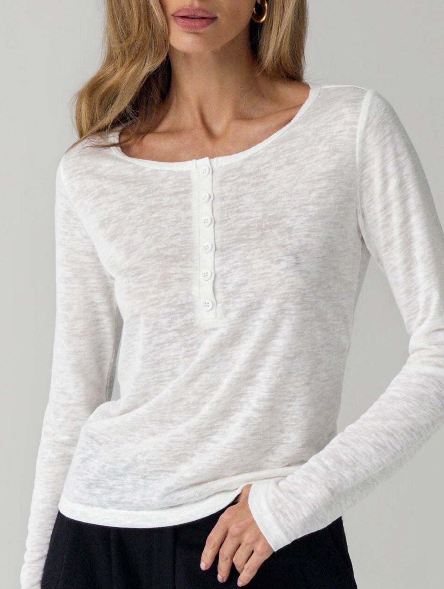 Crew neck, simple and elegant long-sleeved T-shirt