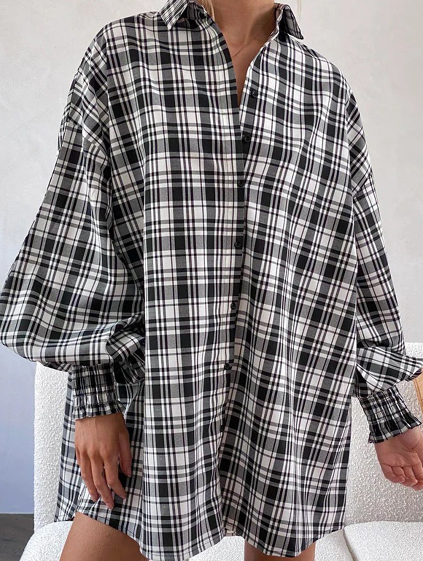 Fashionable plaid lantern sleeve shirt for women