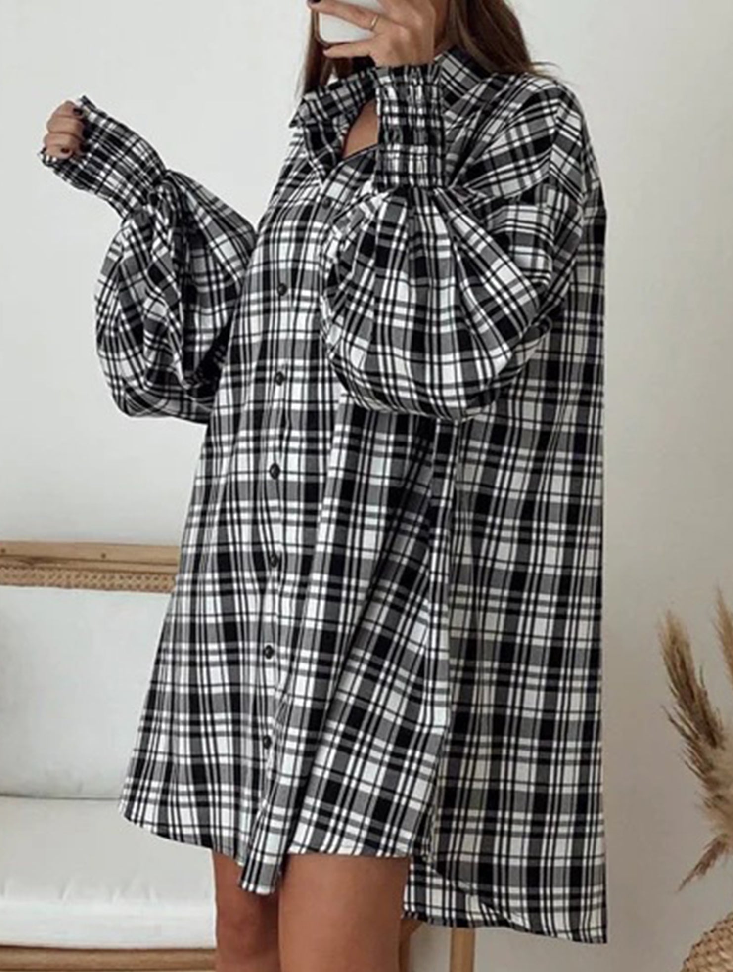 Fashionable plaid lantern sleeve shirt for women_CWTSTL01394
