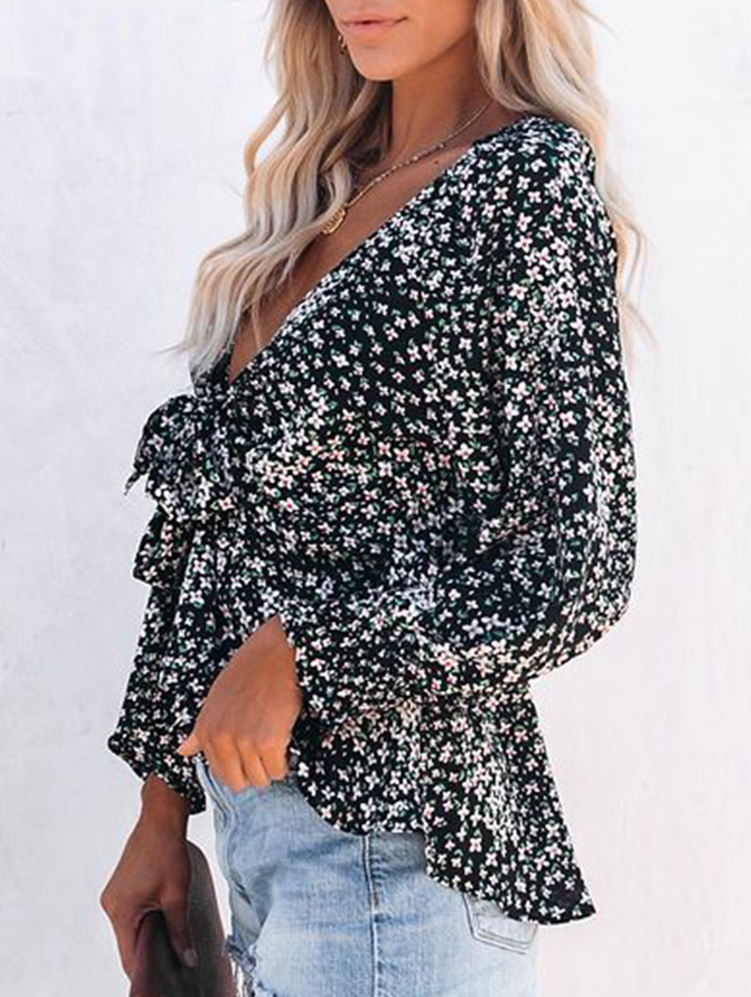 Floral print V-neck tie-waist blouse