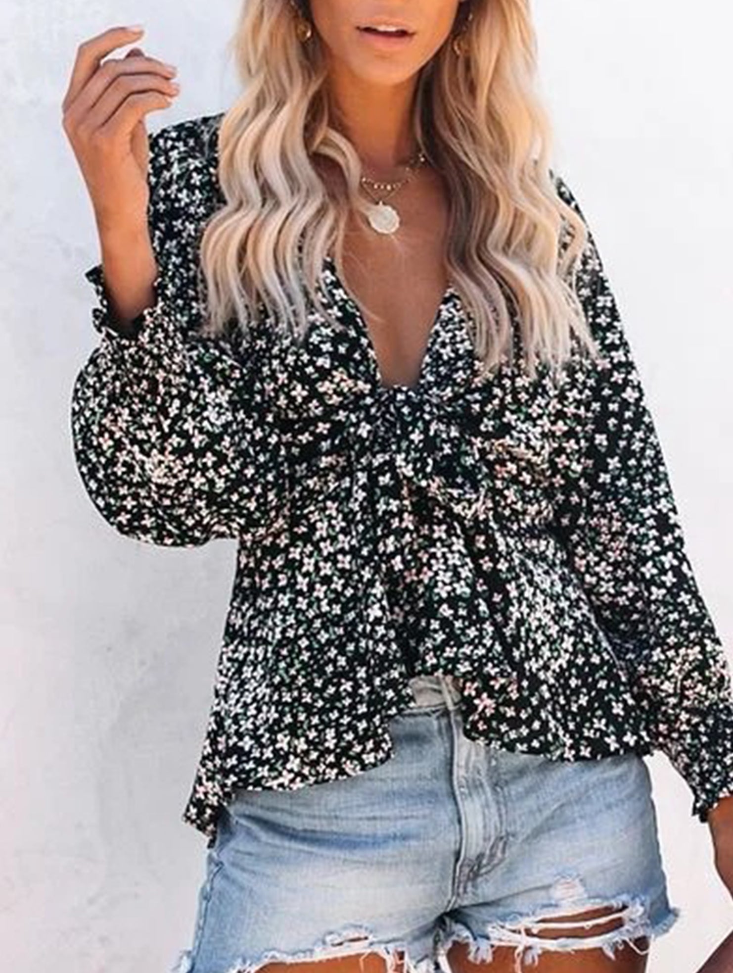 Floral print V-neck tie-waist blouse