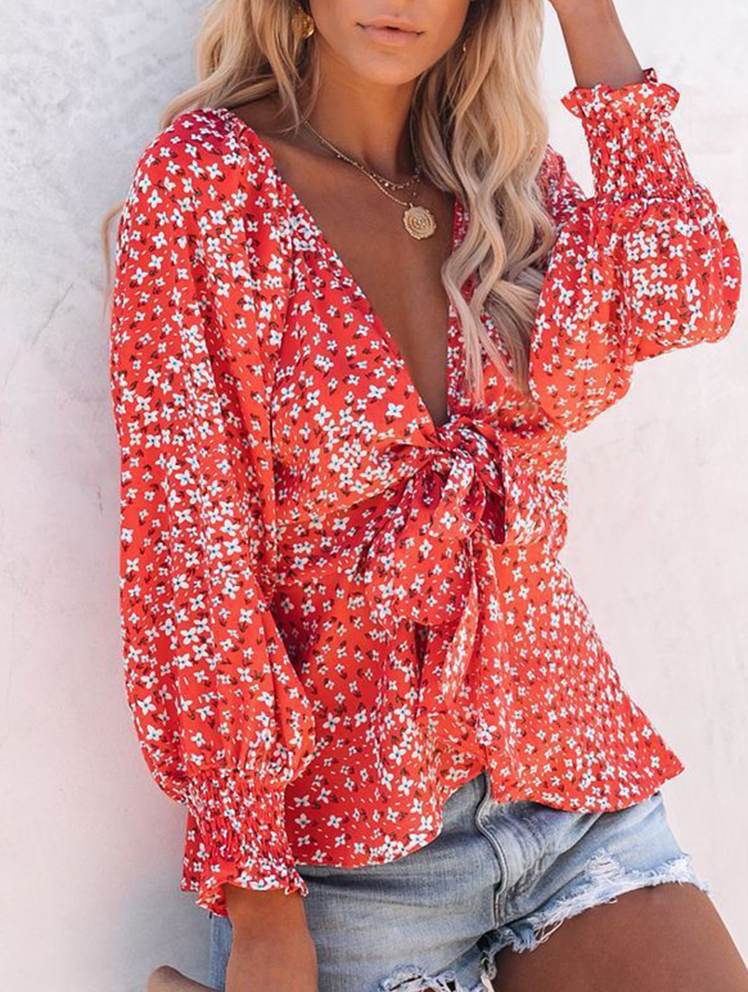Floral print V-neck tie-waist blouse