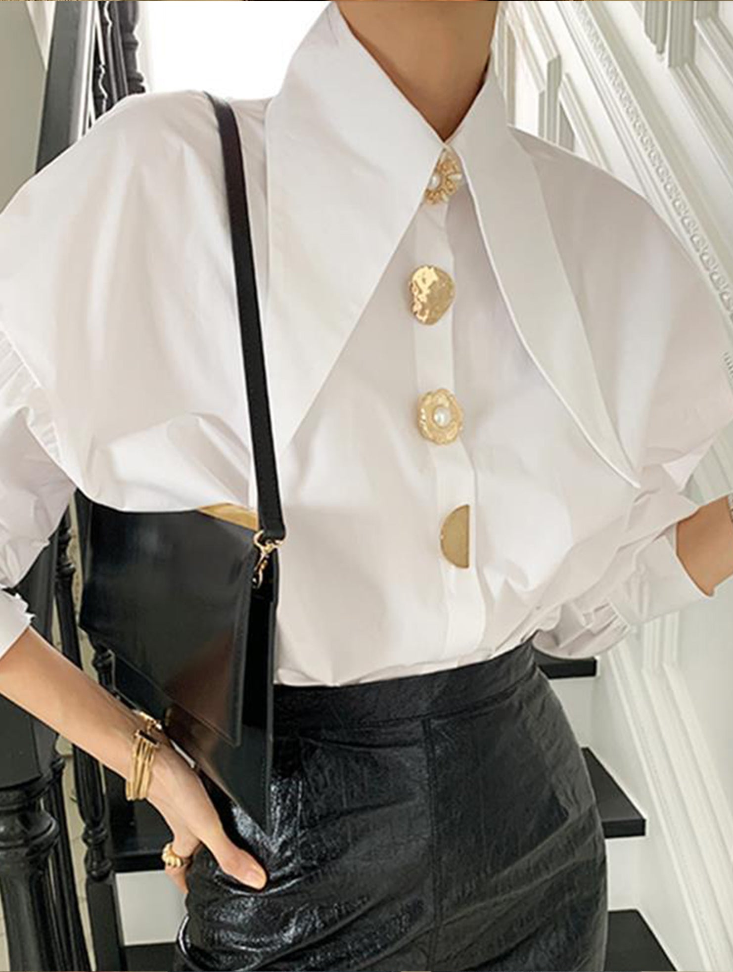 Point Collar Lantern Sleeve Shirt