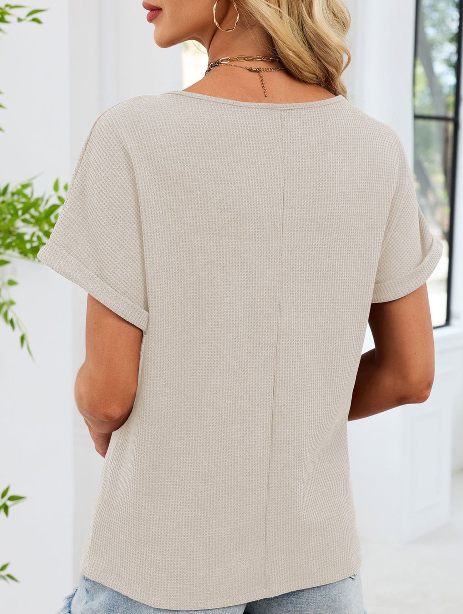 Lace-trimmed loose-fitting T-shirt for women