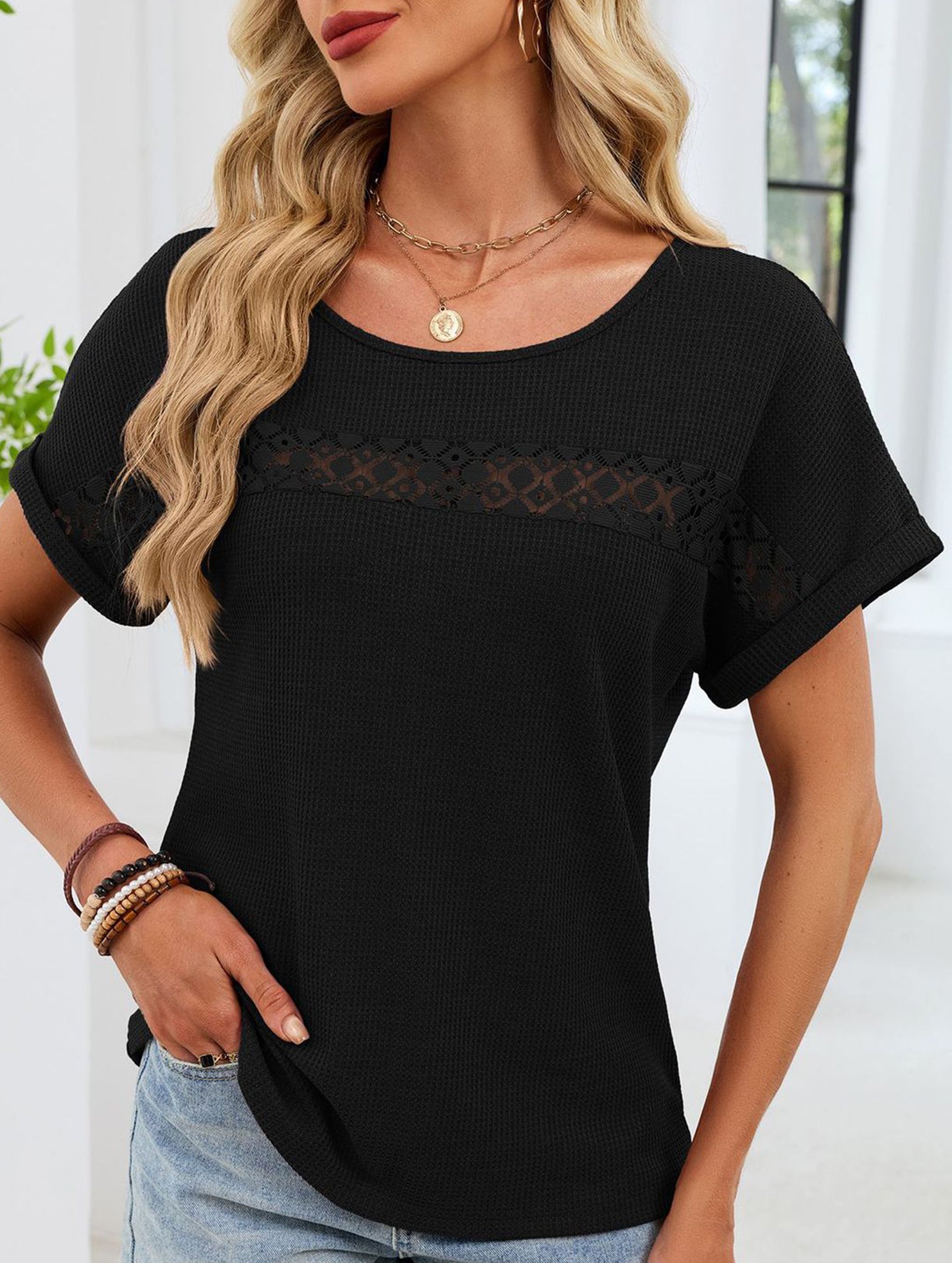 Lace-trimmed loose-fitting T-shirt for women
