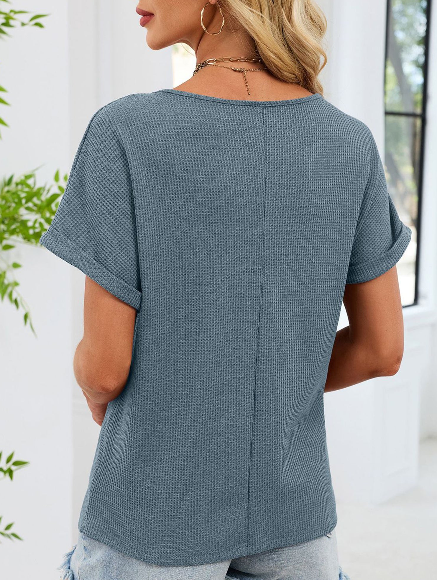 Lace-trimmed loose-fitting T-shirt for women