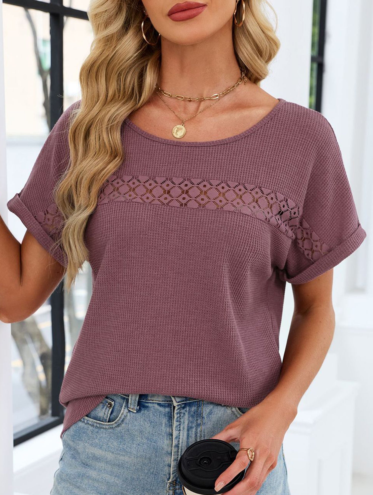 Lace-trimmed loose-fitting T-shirt for women