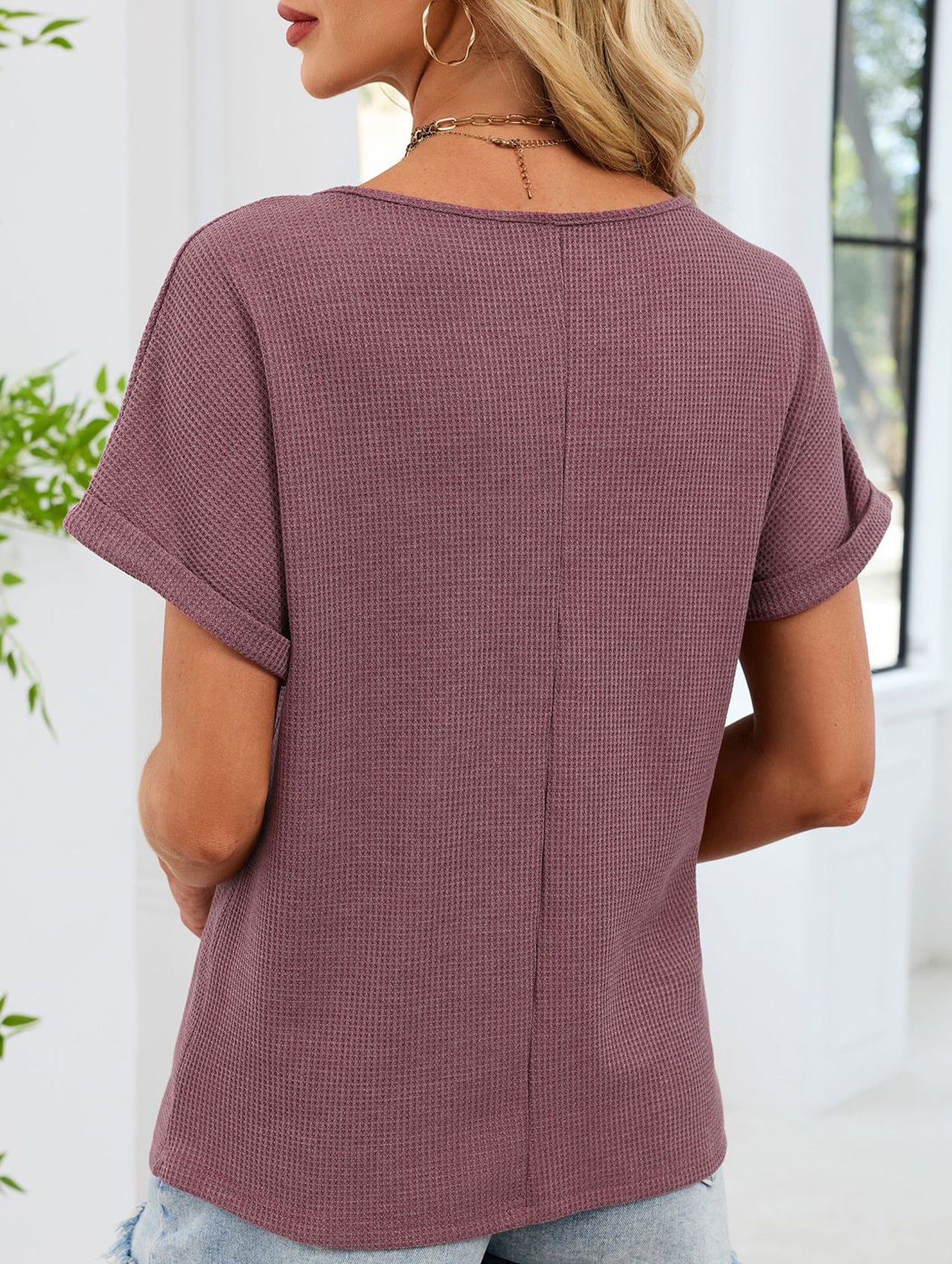 Lace-trimmed loose-fitting T-shirt for women