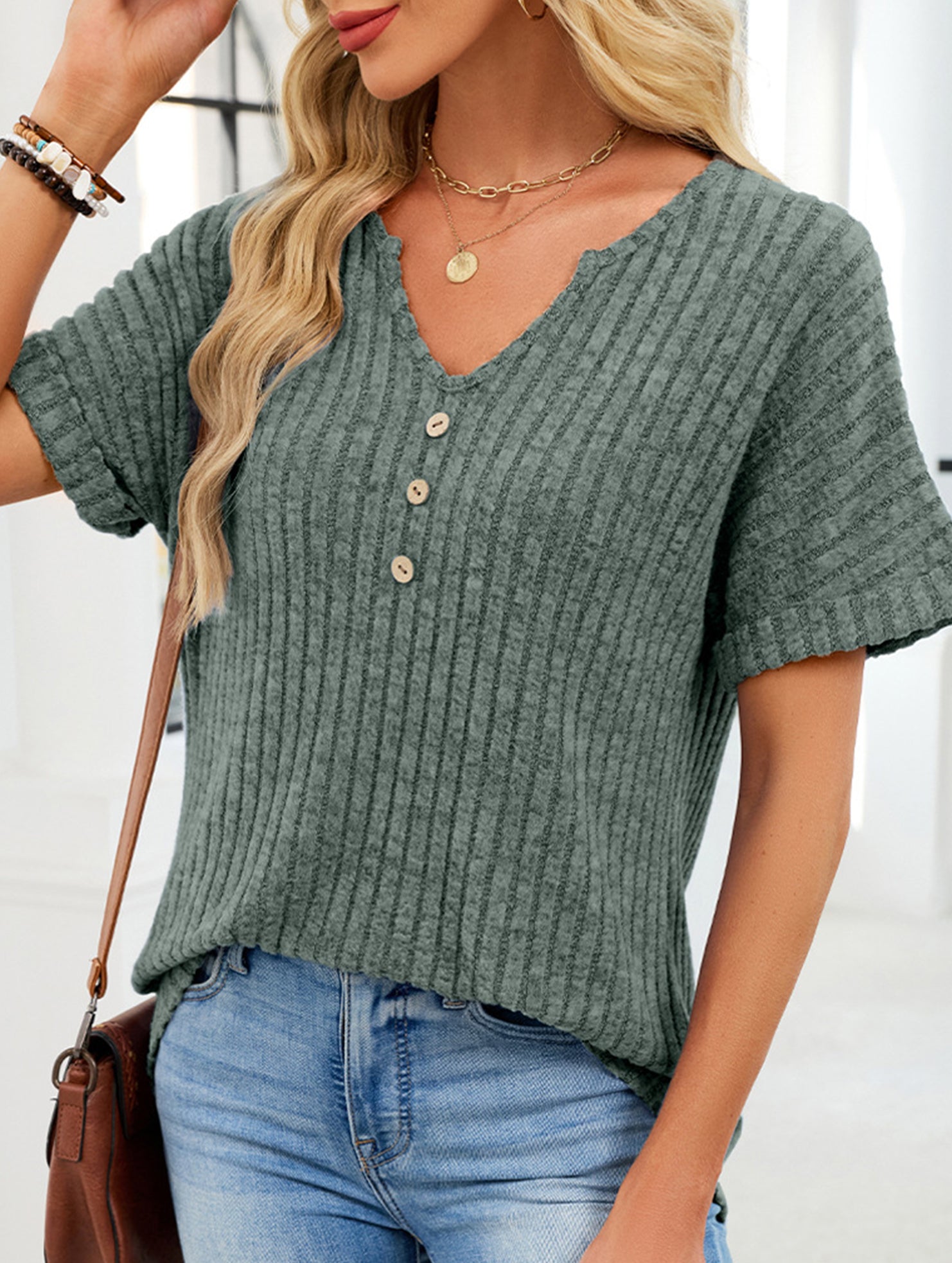 V-neck button-down loose ribbed short-sleeved T-shirt