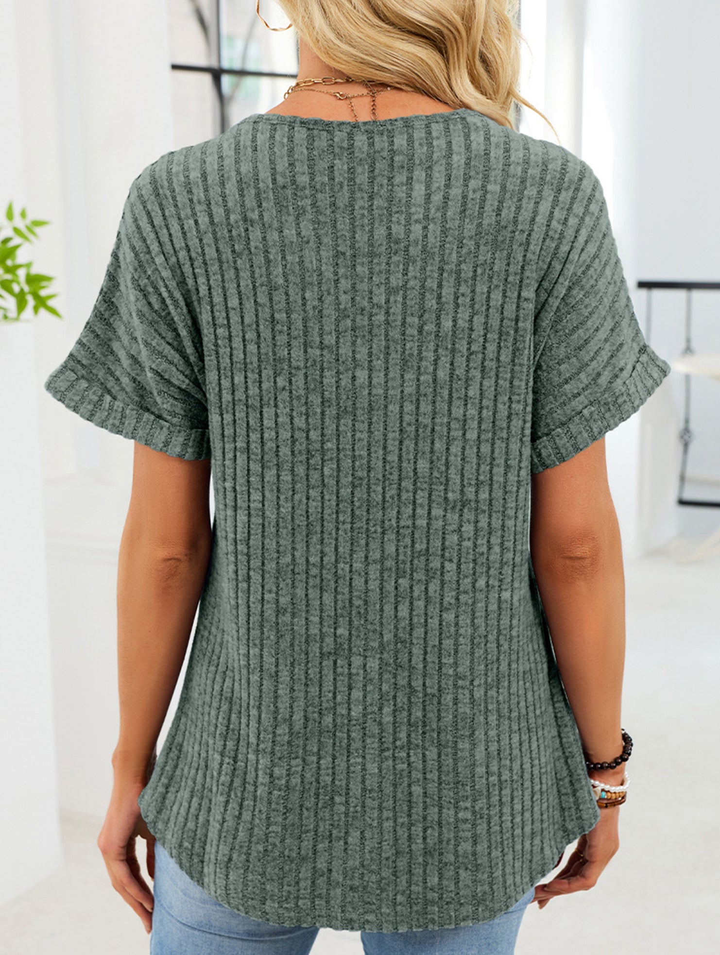 V-neck button-down loose ribbed short-sleeved T-shirt