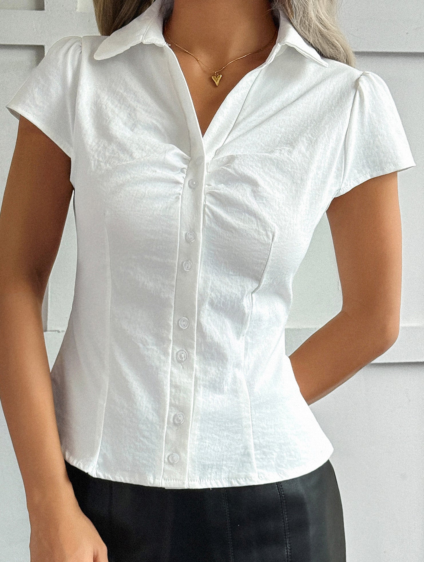 Sexy solid color short-sleeved shirt for women